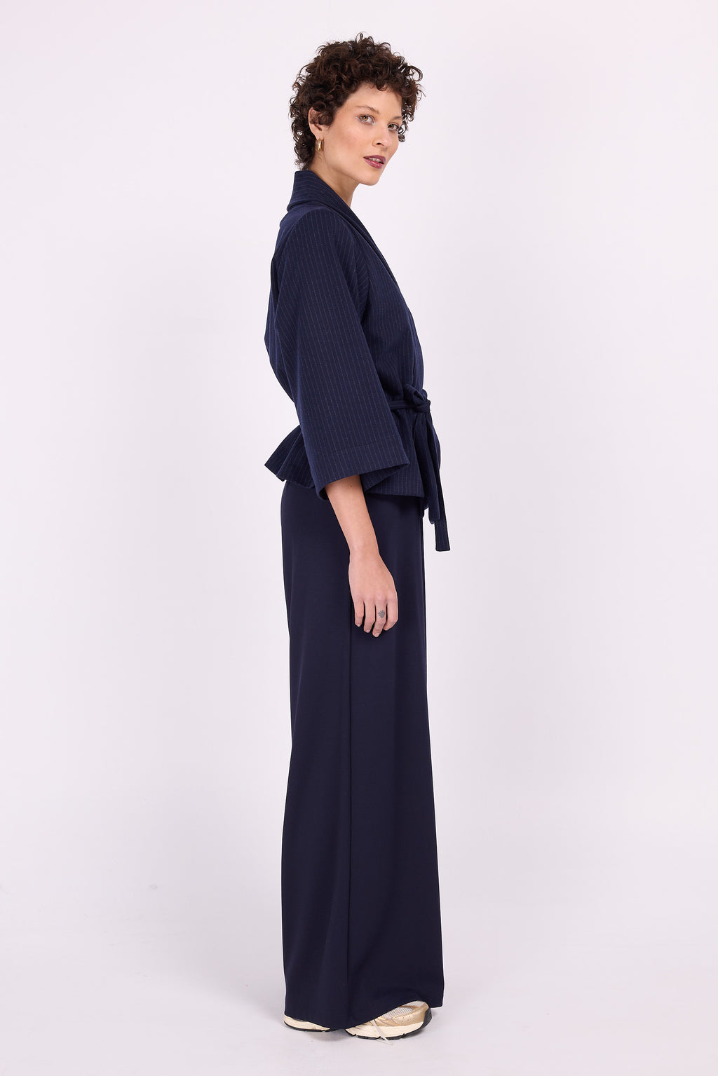Ediz – Marineblaue Kimonojacke mit Nadelstreifen