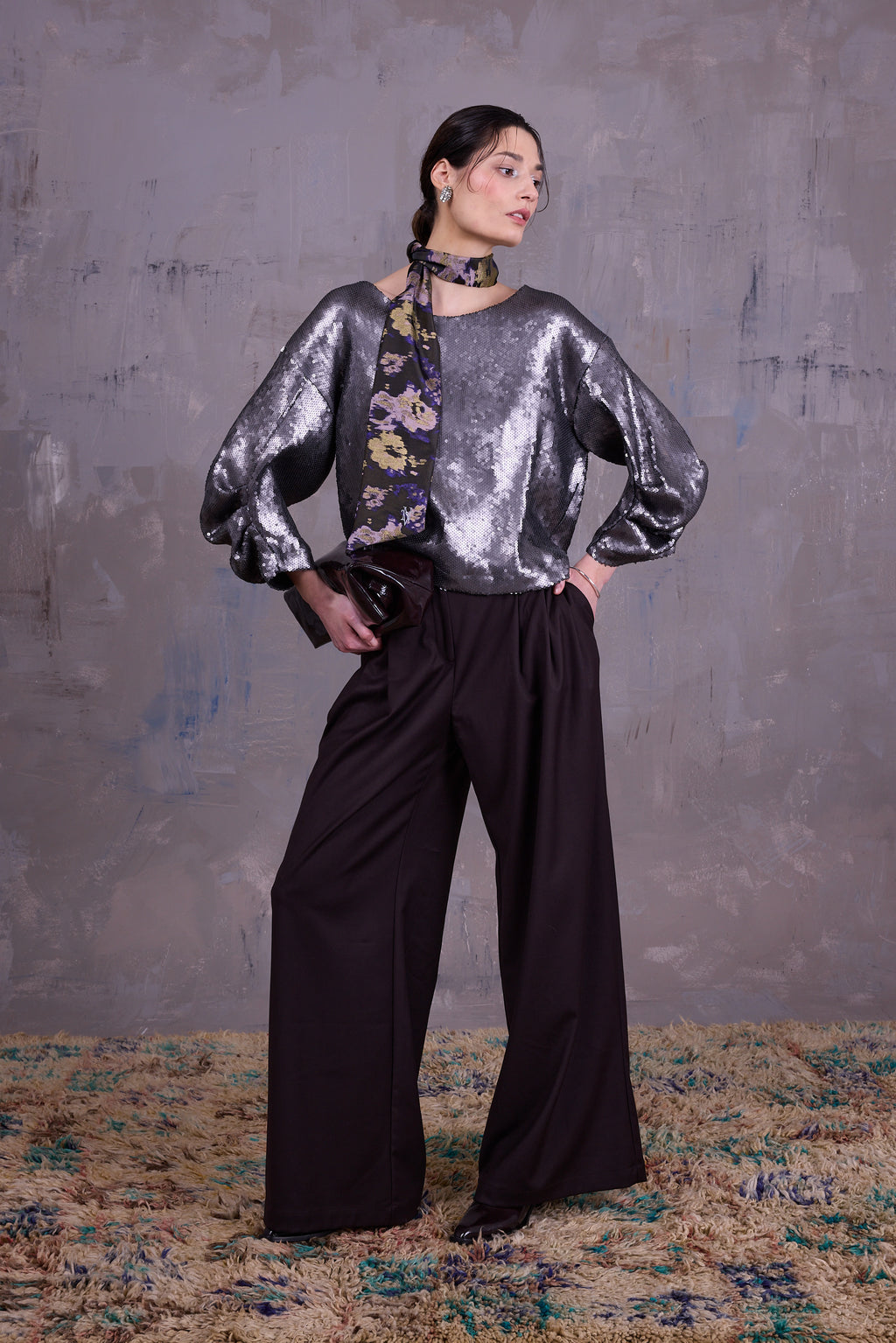 Girsa sjaaltje in violet blossom jacquard
