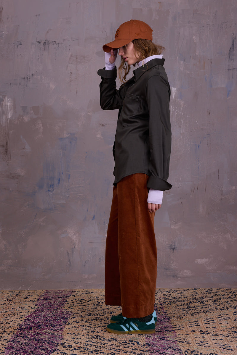 Filou shirt in dark olive satin
