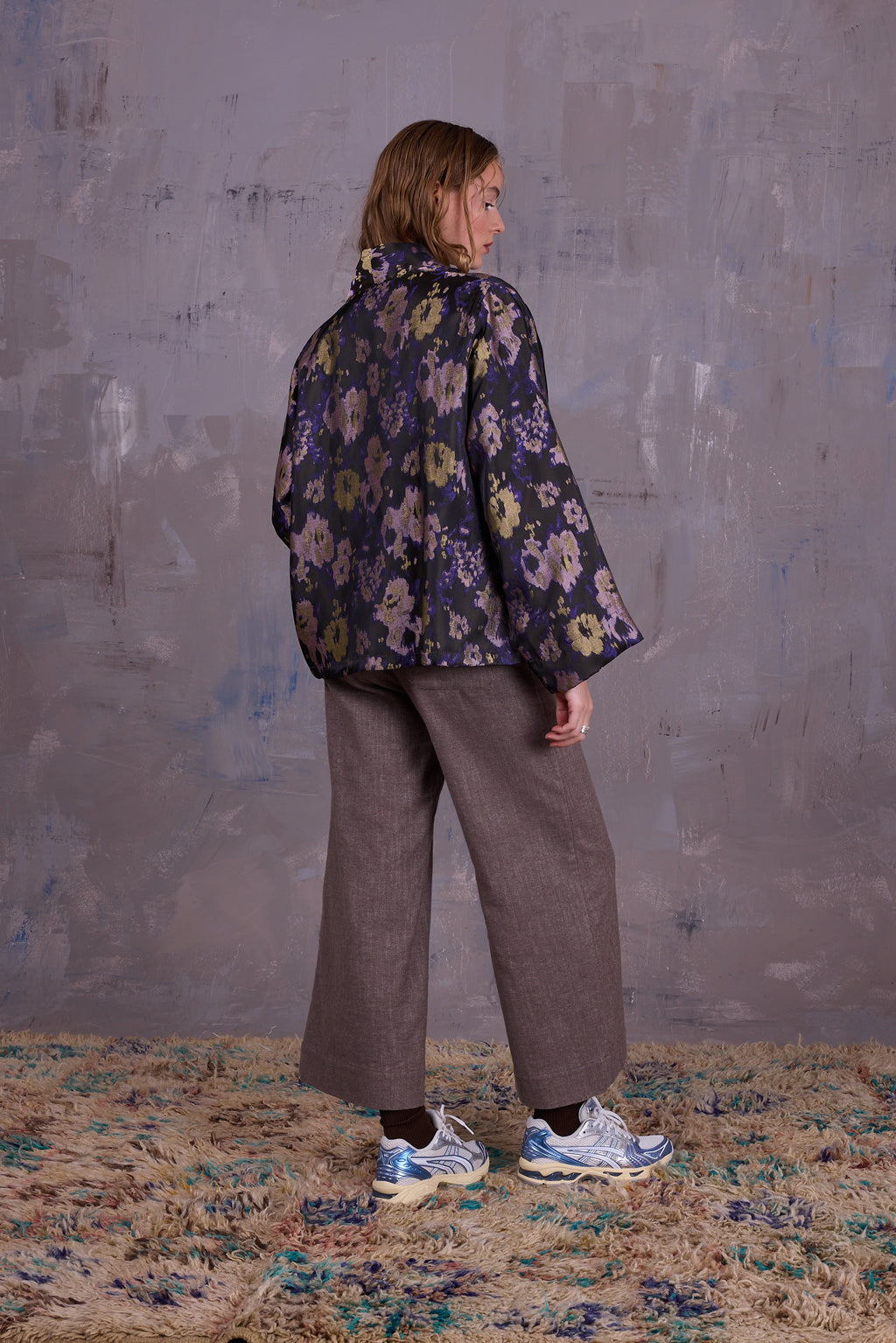 Flenn kimono in violet blossom jacquard