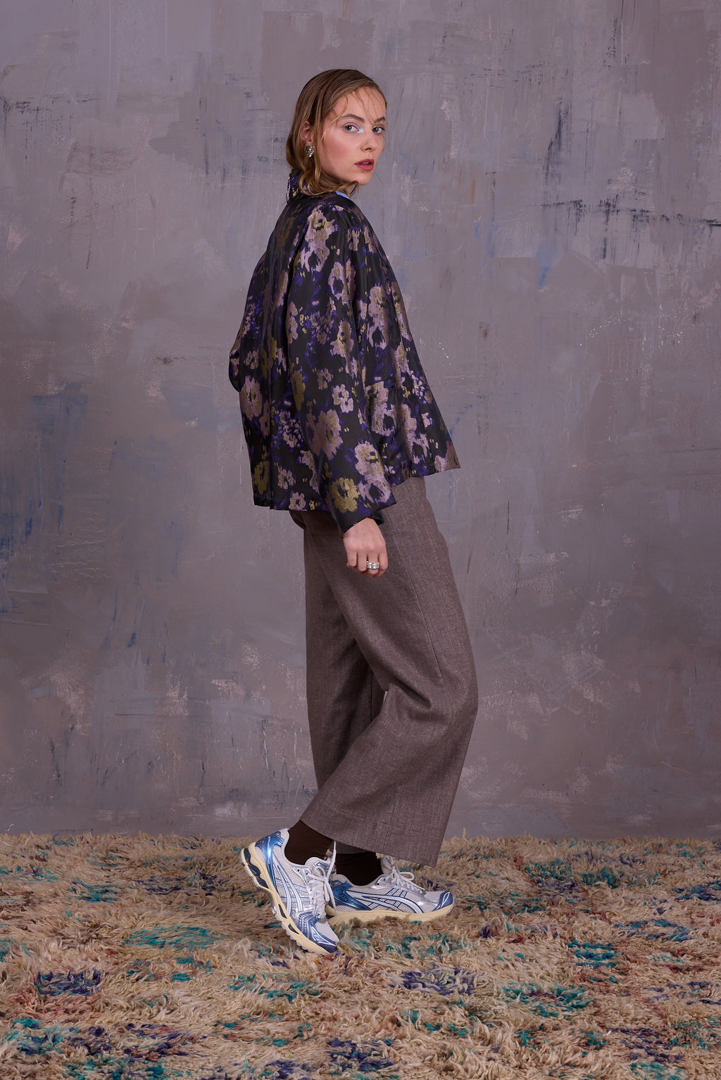 Flenn kimono in violet blossom jacquard