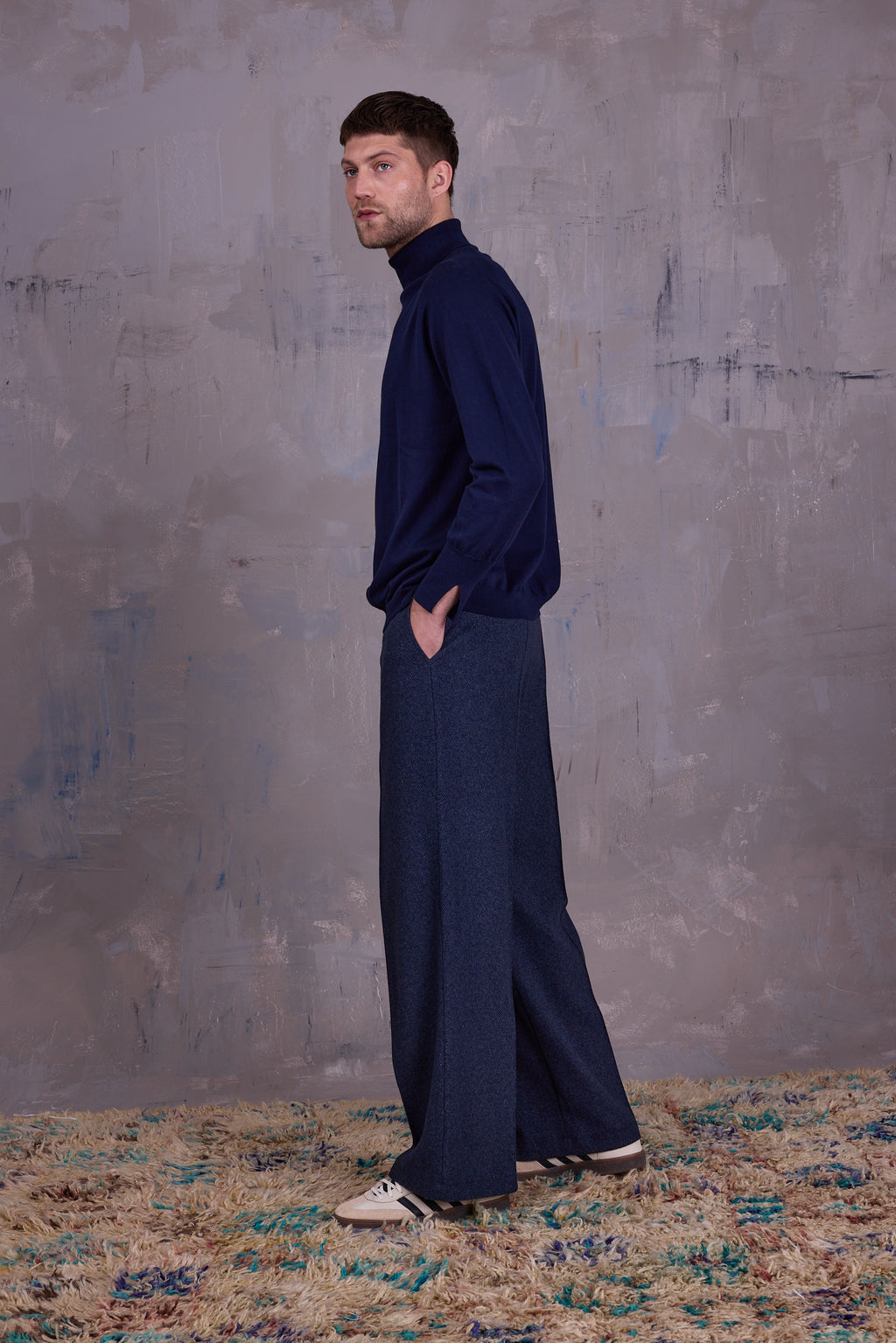 Gaetan turtleneck sweater in dark navy