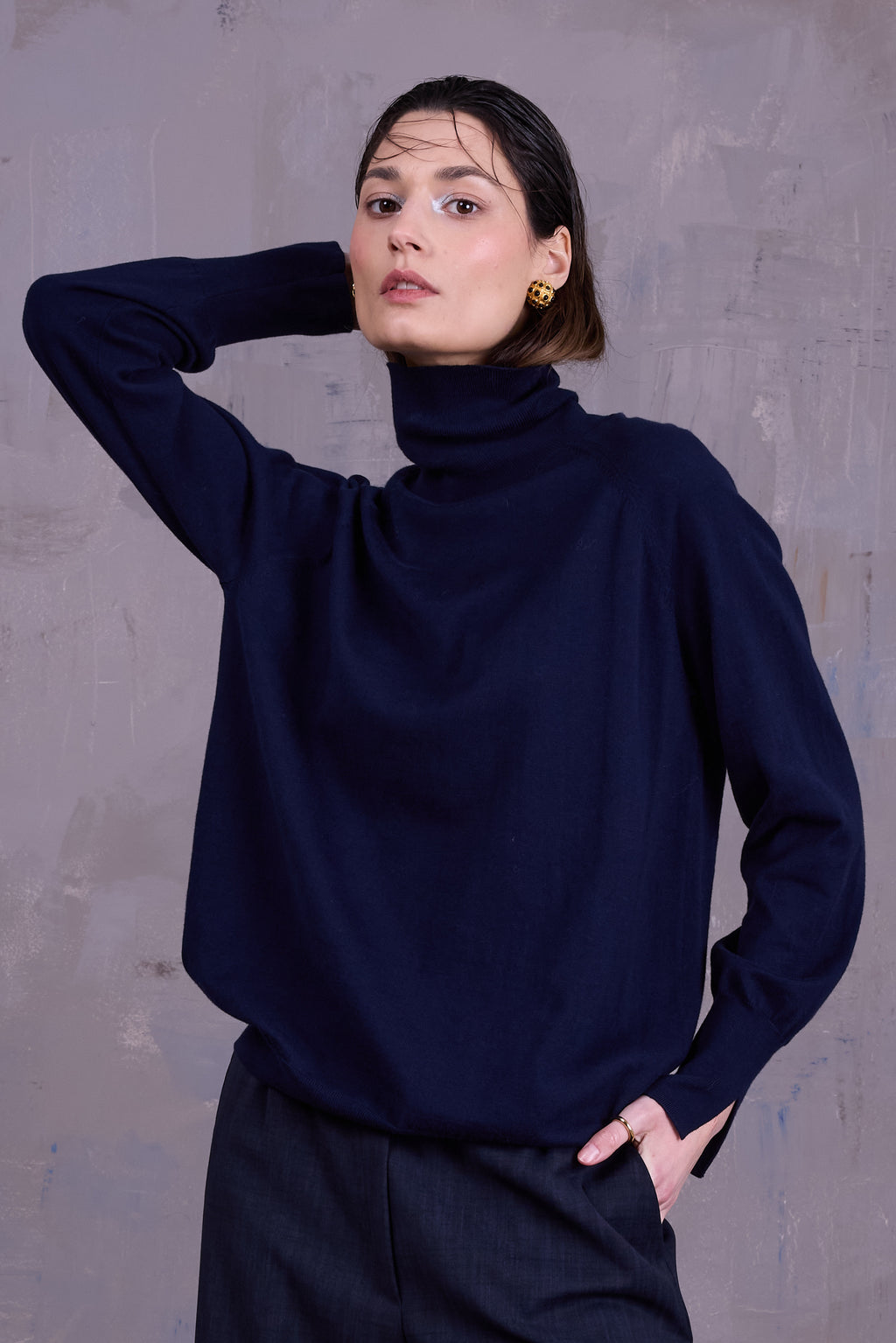 Gaetan turtleneck sweater in dark navy