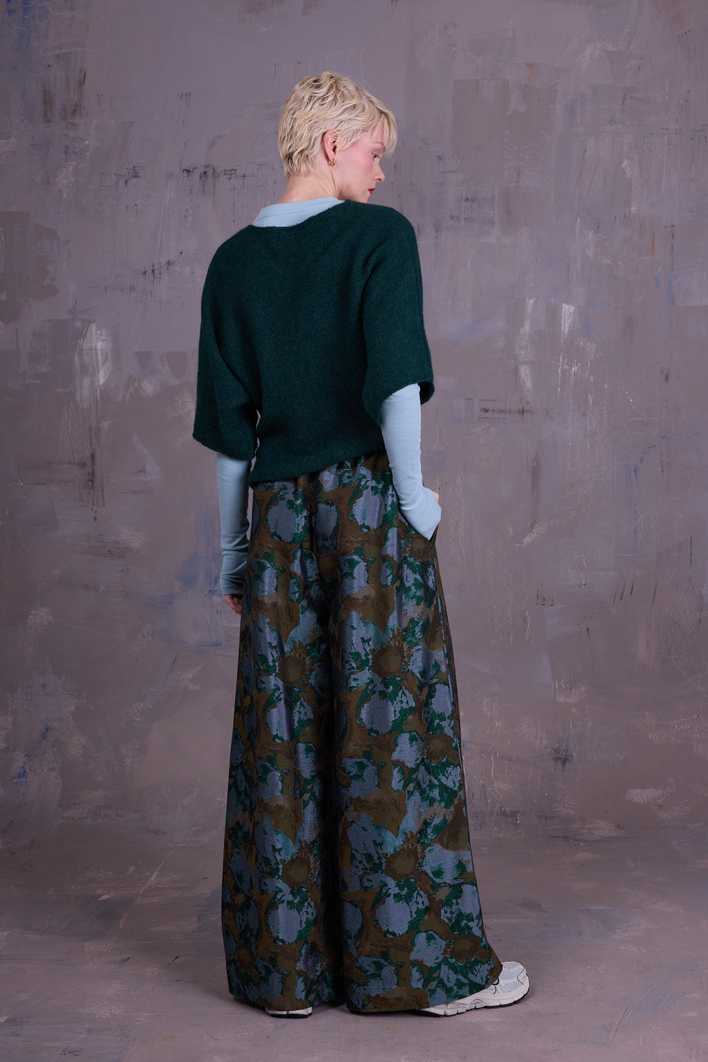 Abeno top in forest