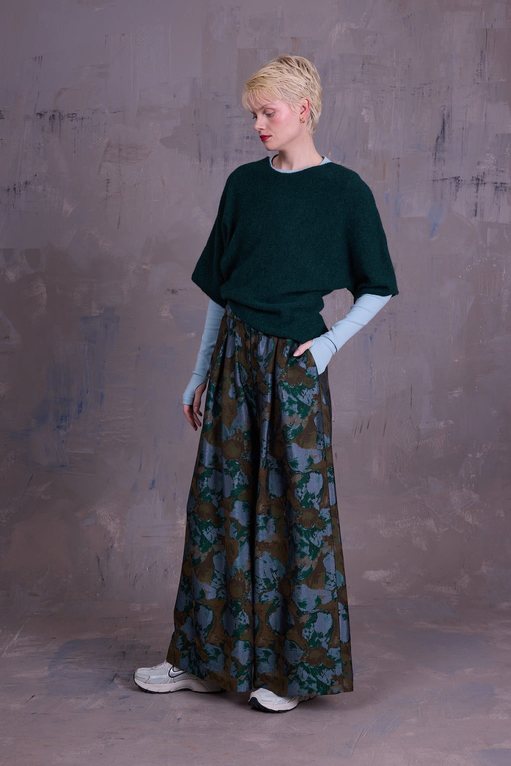 Abeno top in forest