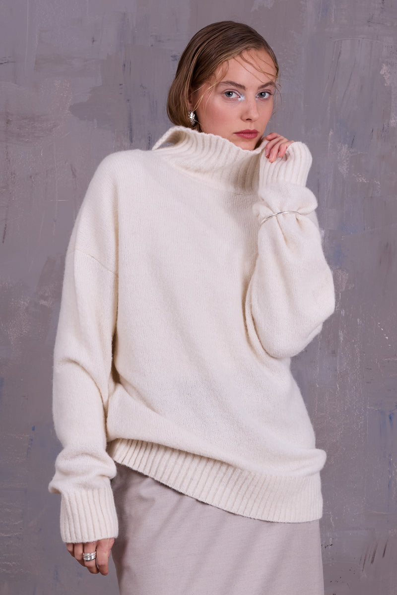 Grace turtleneck sweater in ecru