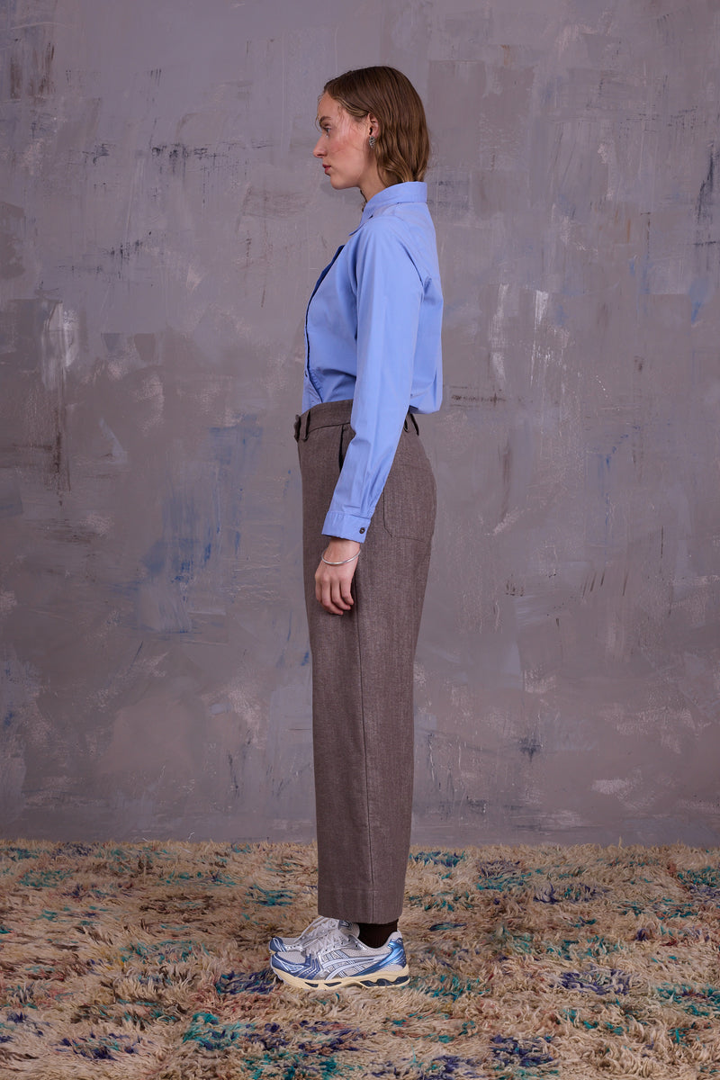 Gong trousers in greige gabardine
