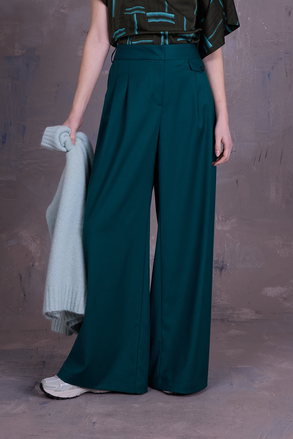 Guy trousers in sea green