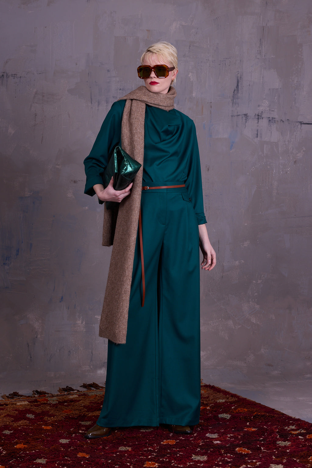 Guy trousers in sea green