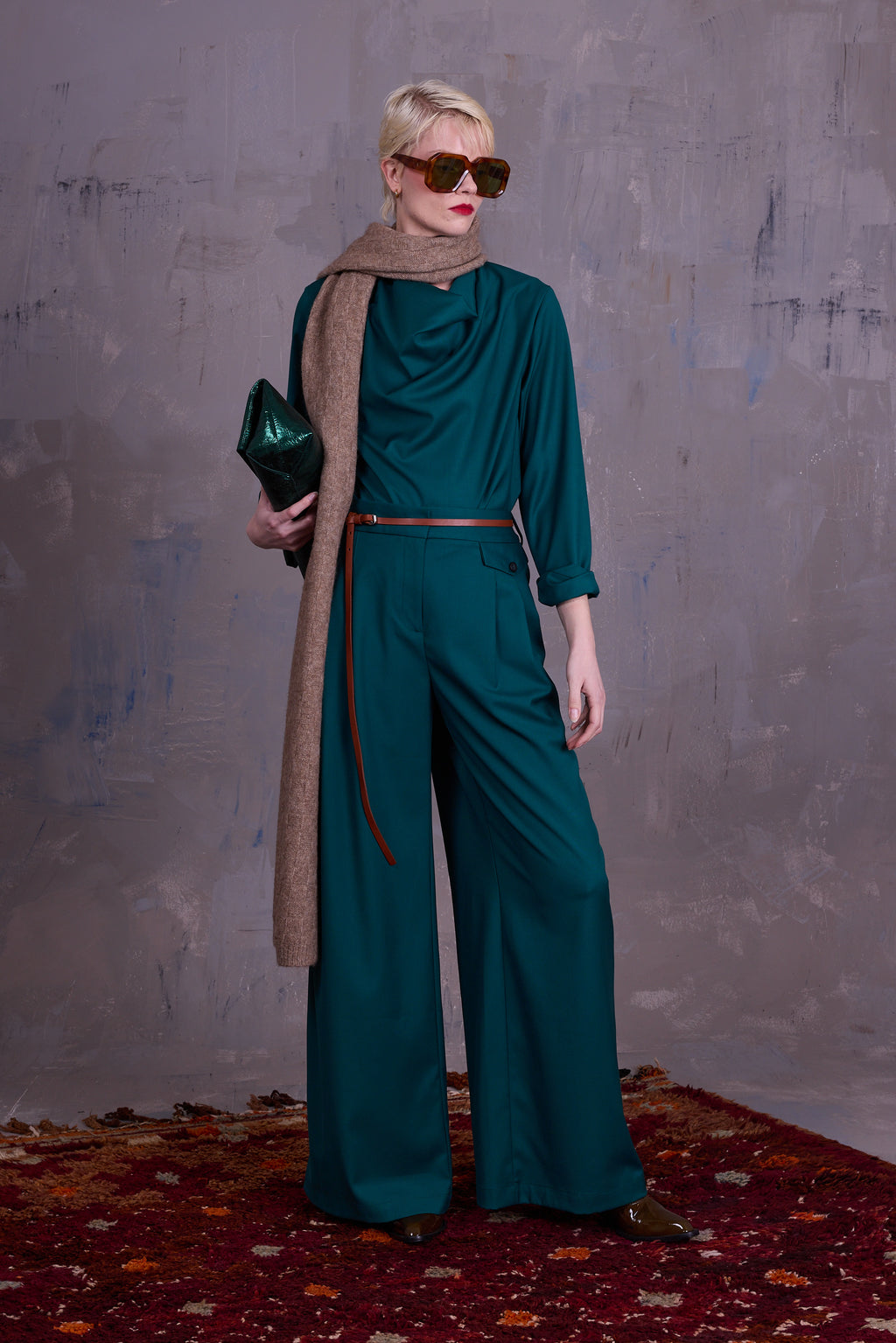 Guy trousers in sea green