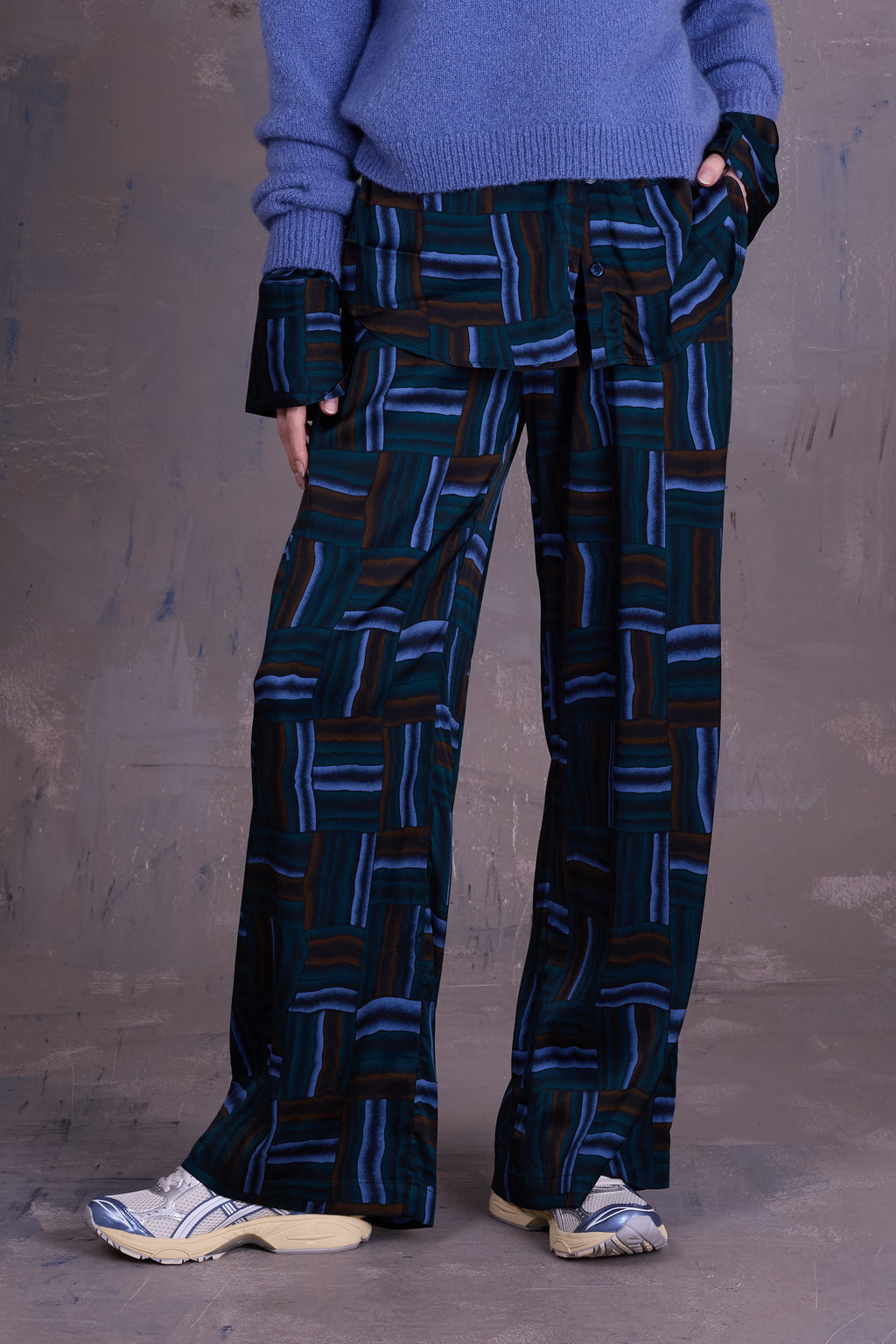 Gijsbrecht trousers in satijnen deepsea blue Wovens