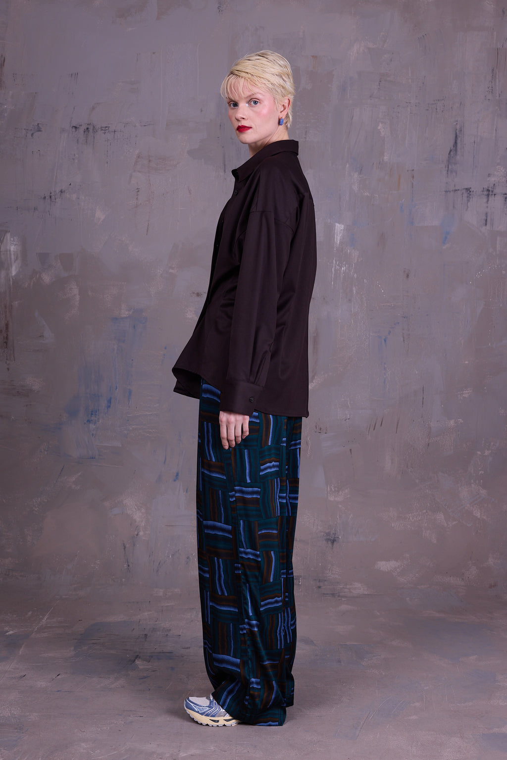Gijsbrecht trousers in satijnen deepsea blue Wovens
