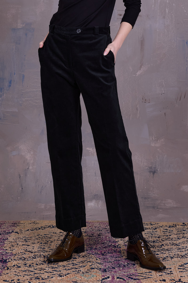 Gons trousers in black forest velvet