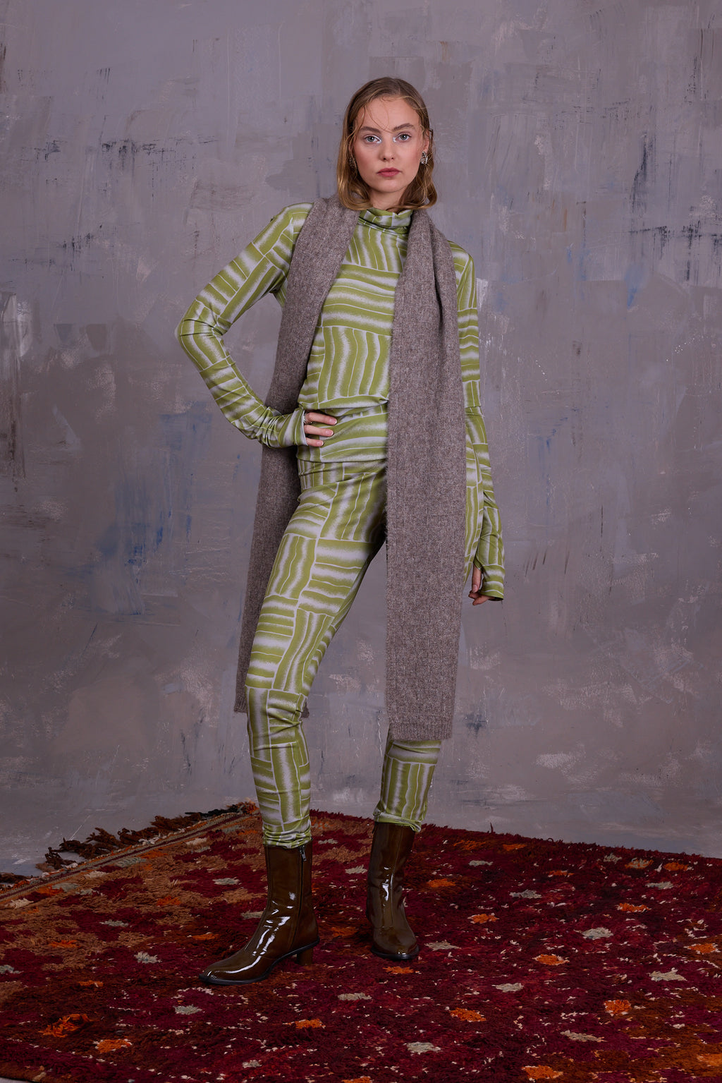 Etienne legging in lemon grass wovens