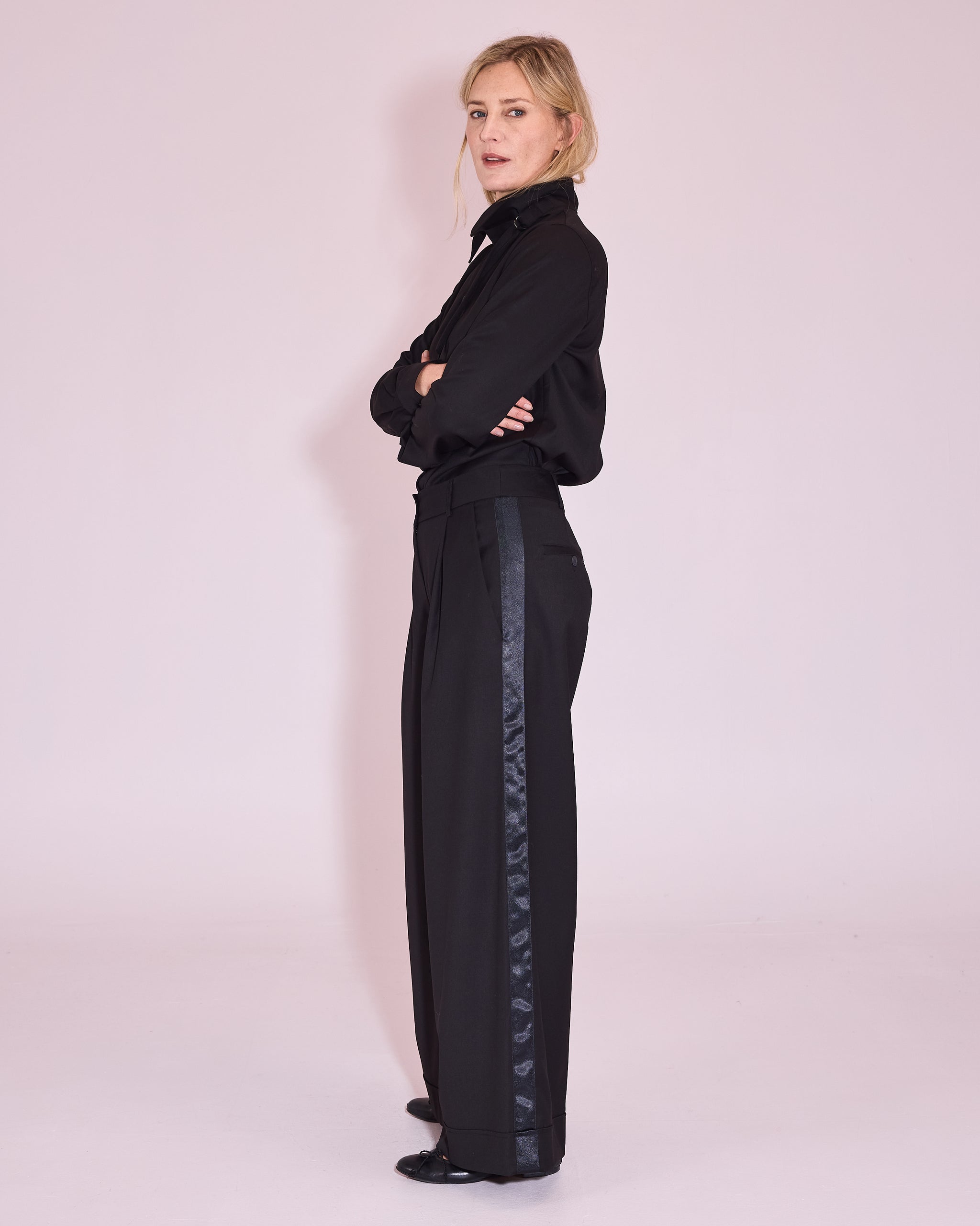 Jasmin black shirt