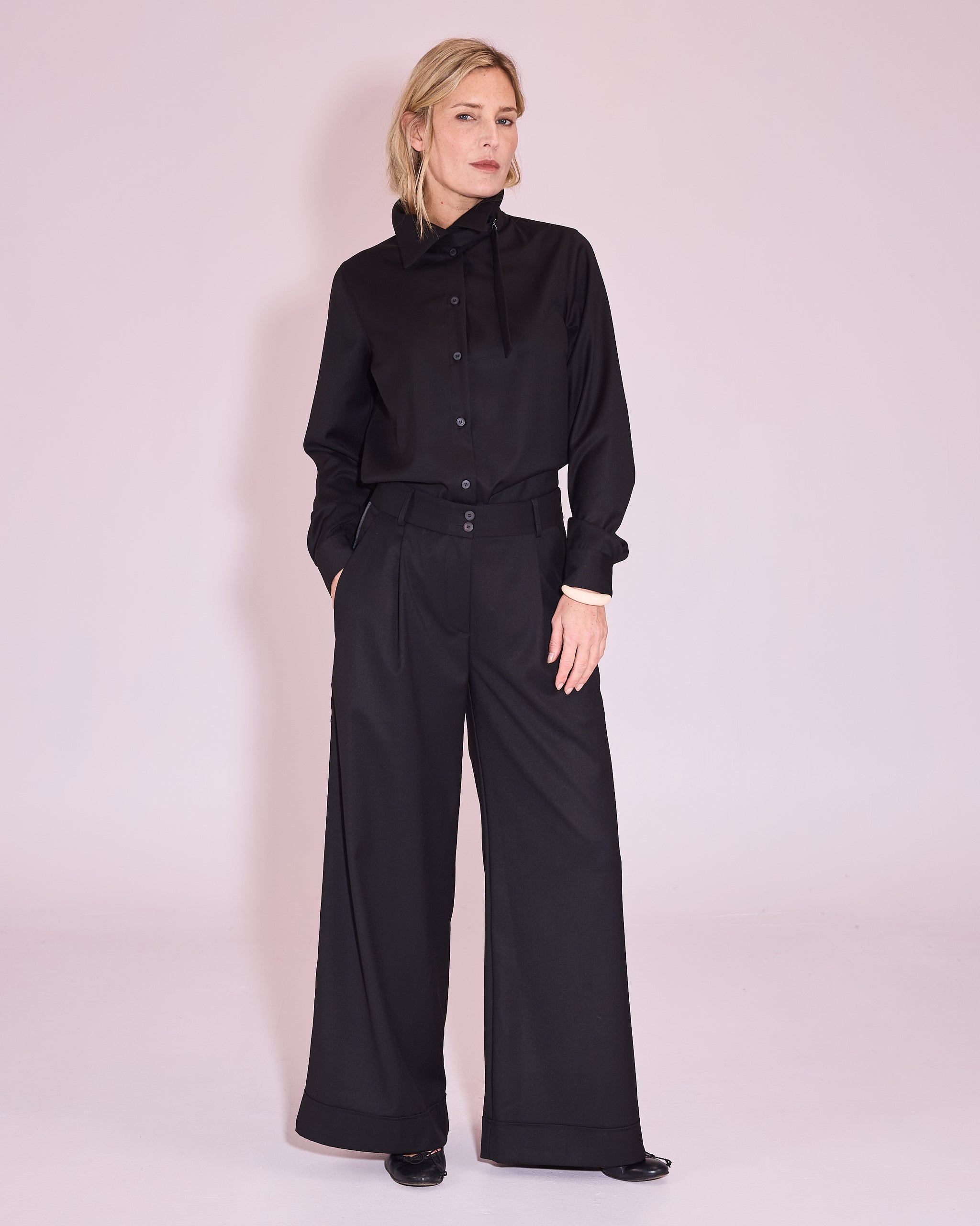 Jasmin black shirt