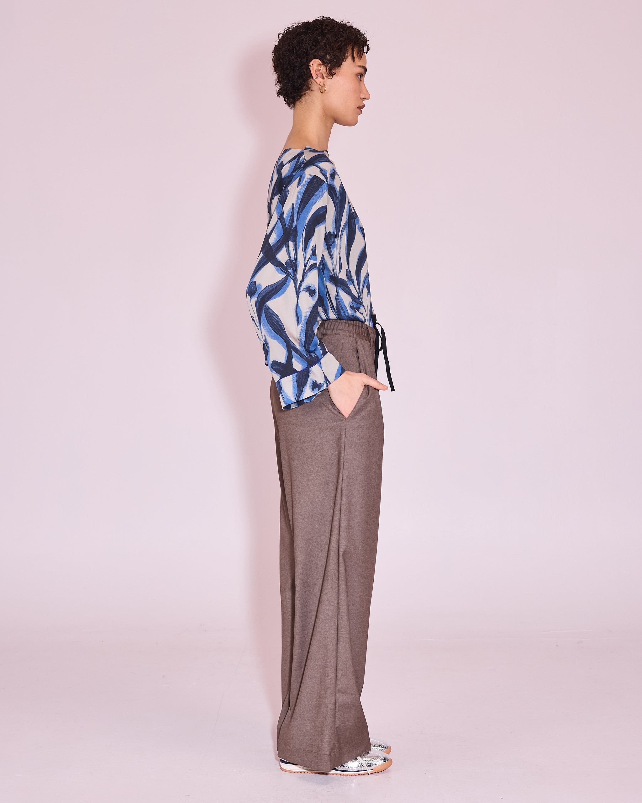 Jane blouse in blue leaves