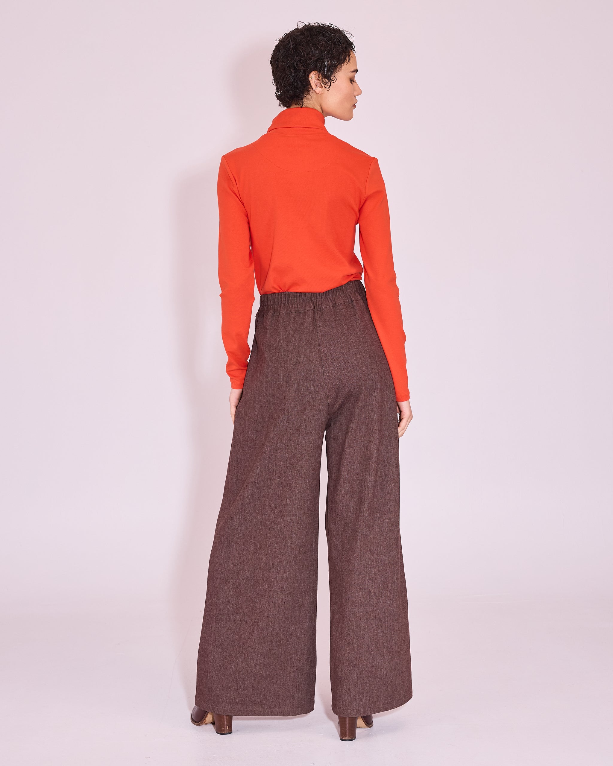 Gisely rolkraag T-shirt in mandarin red