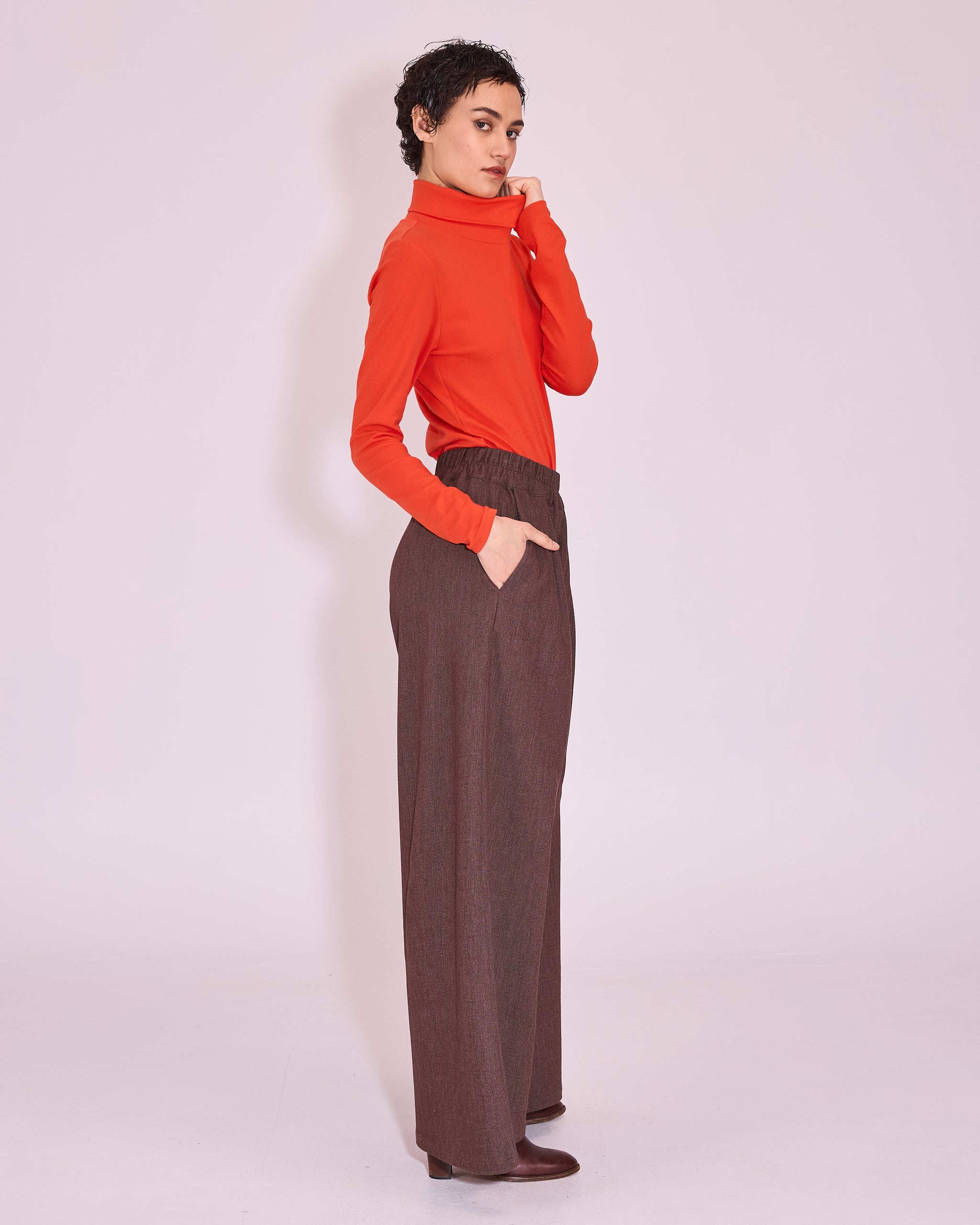 Gisely rolkraag T-shirt in mandarin red