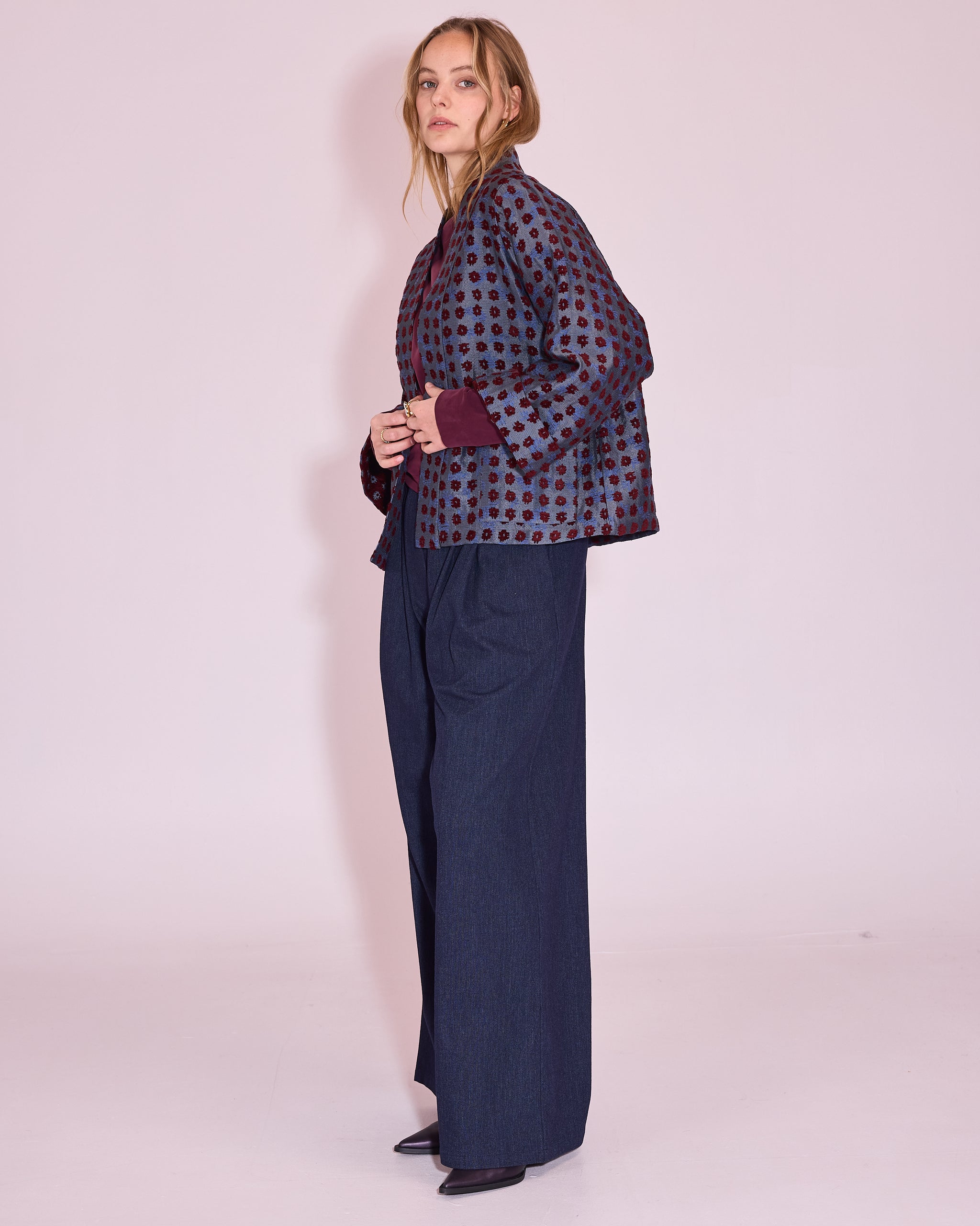 Flenn kimono in burgundy flower