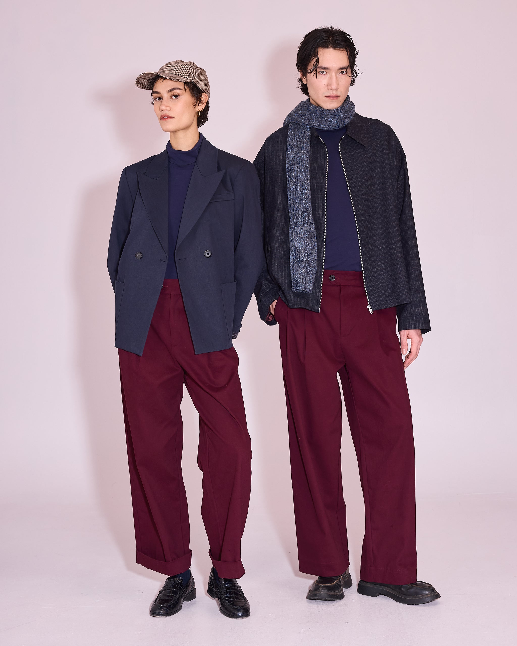 Jelgava scarf in midnight blue / amber