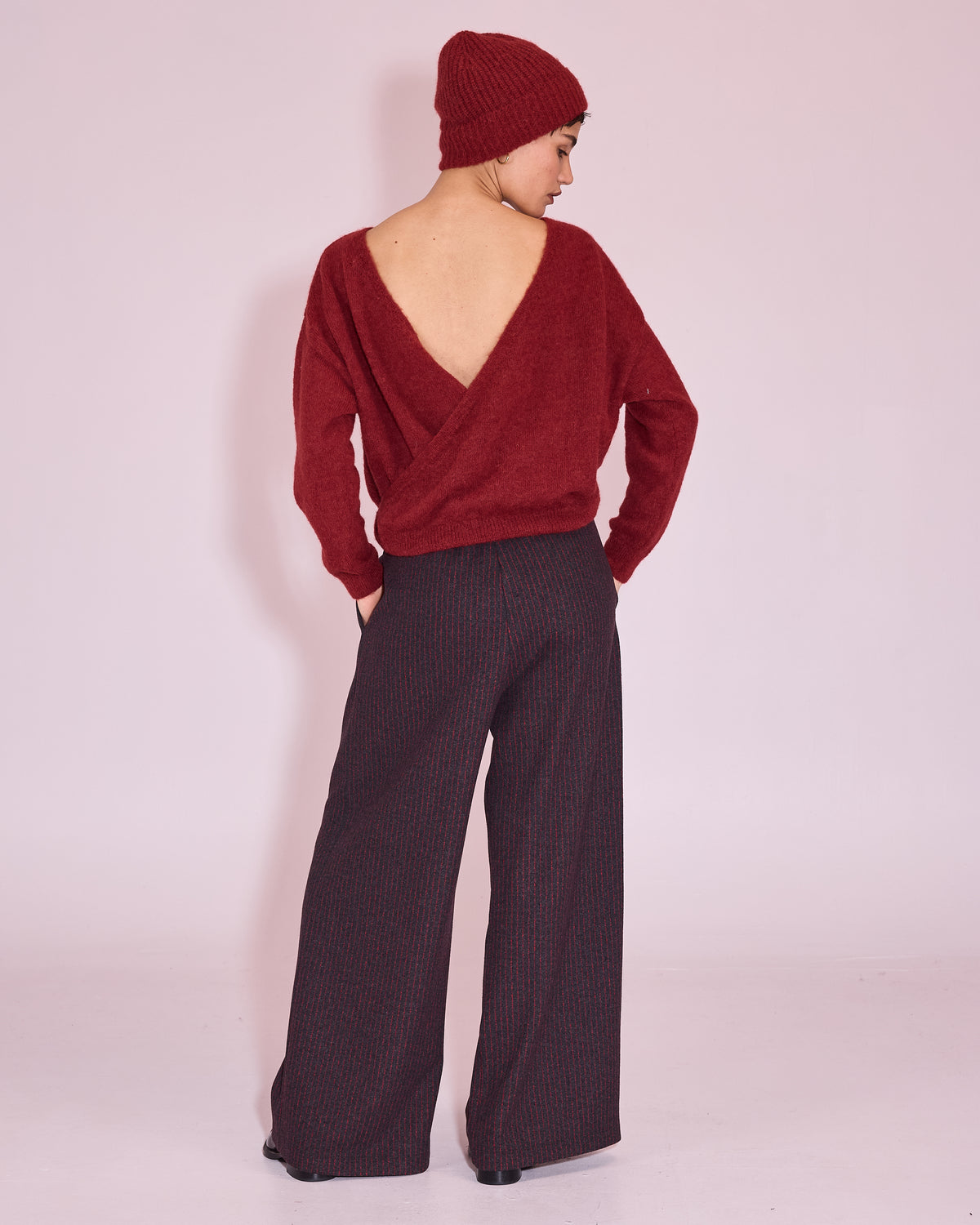 Janella muts in dark ruby