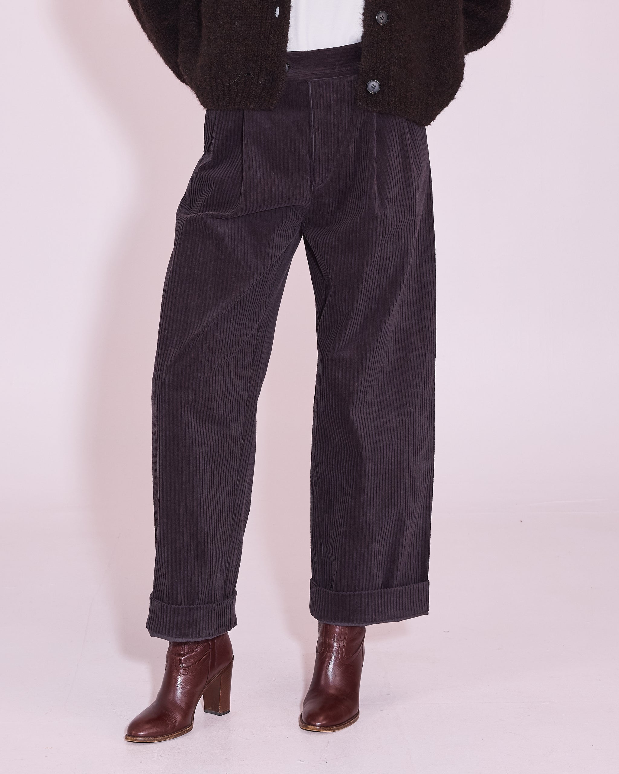 Justo broek in black bean heavy corduroy