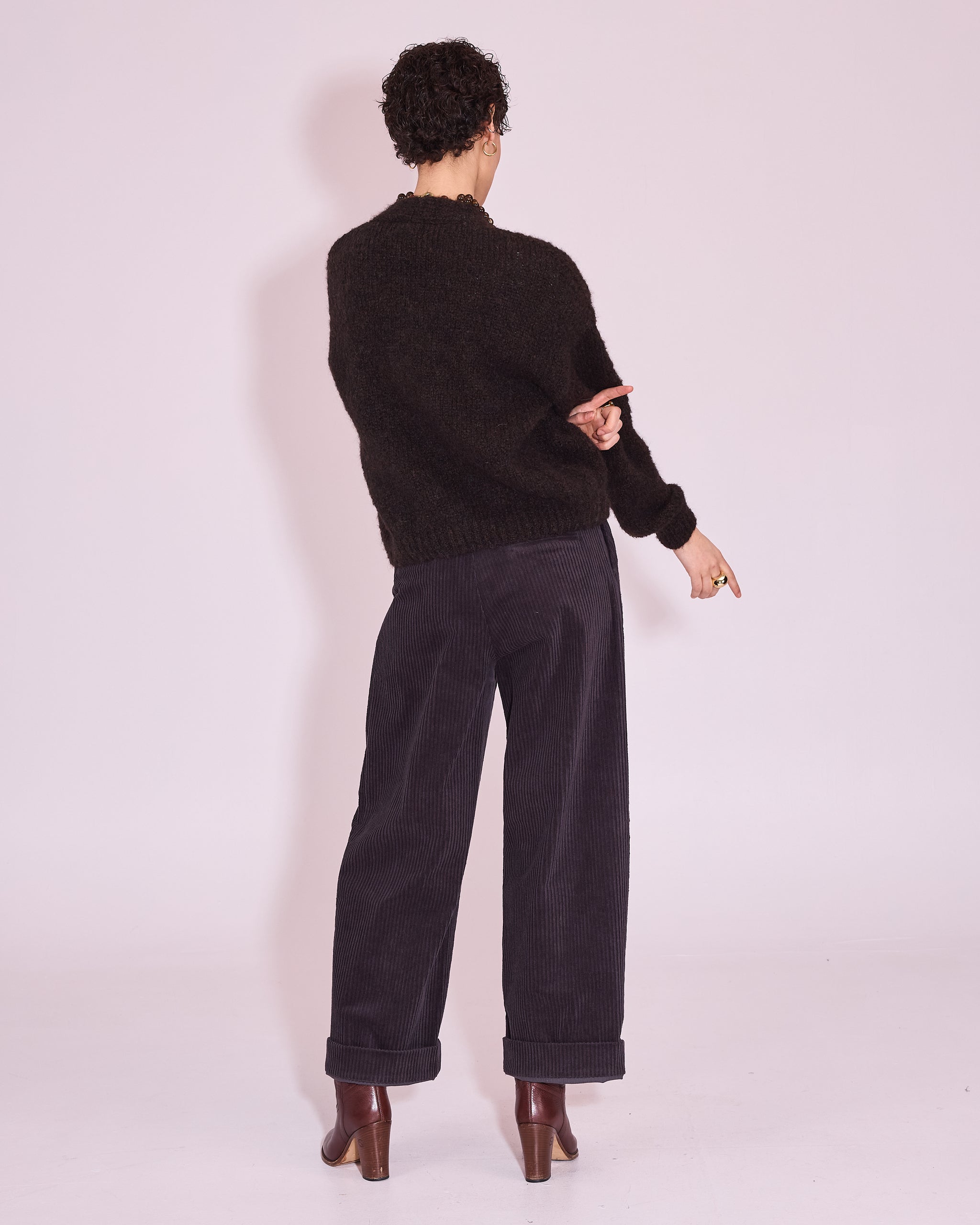 Justo broek in black bean heavy corduroy
