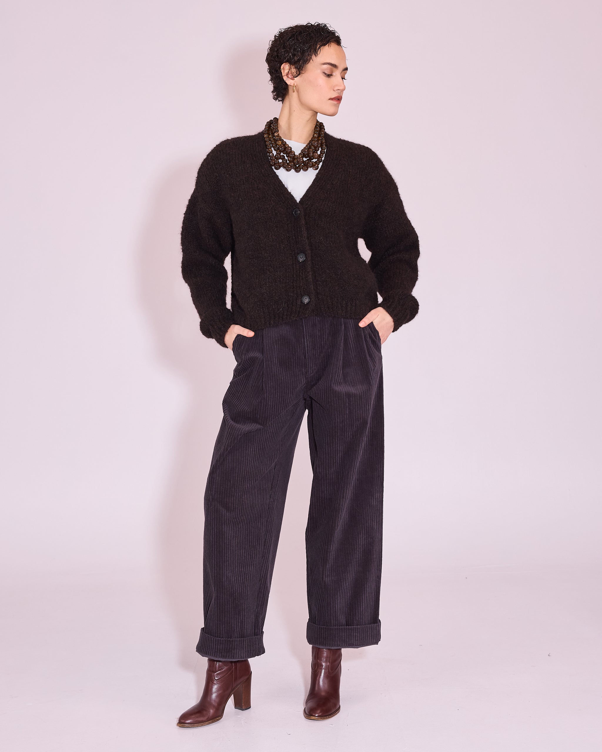 Justo broek in black bean heavy corduroy