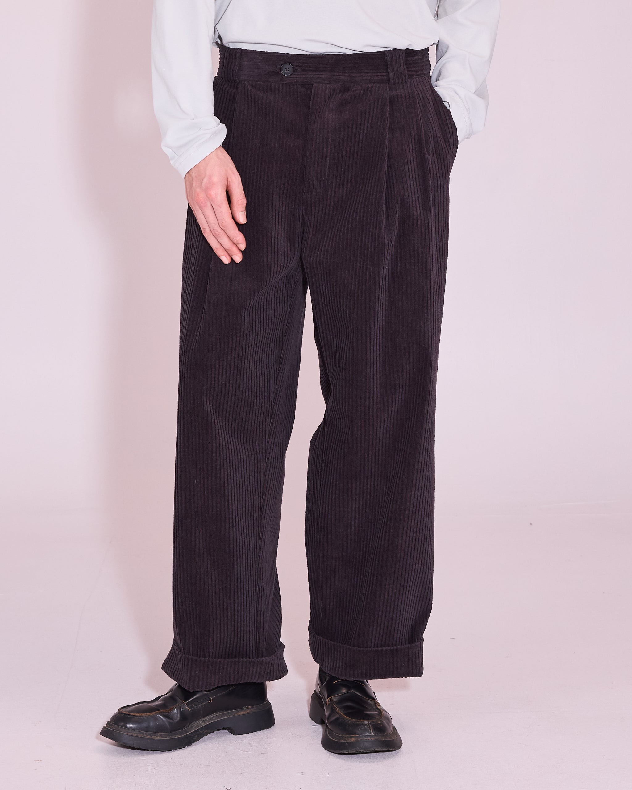 Justo broek in black bean heavy corduroy