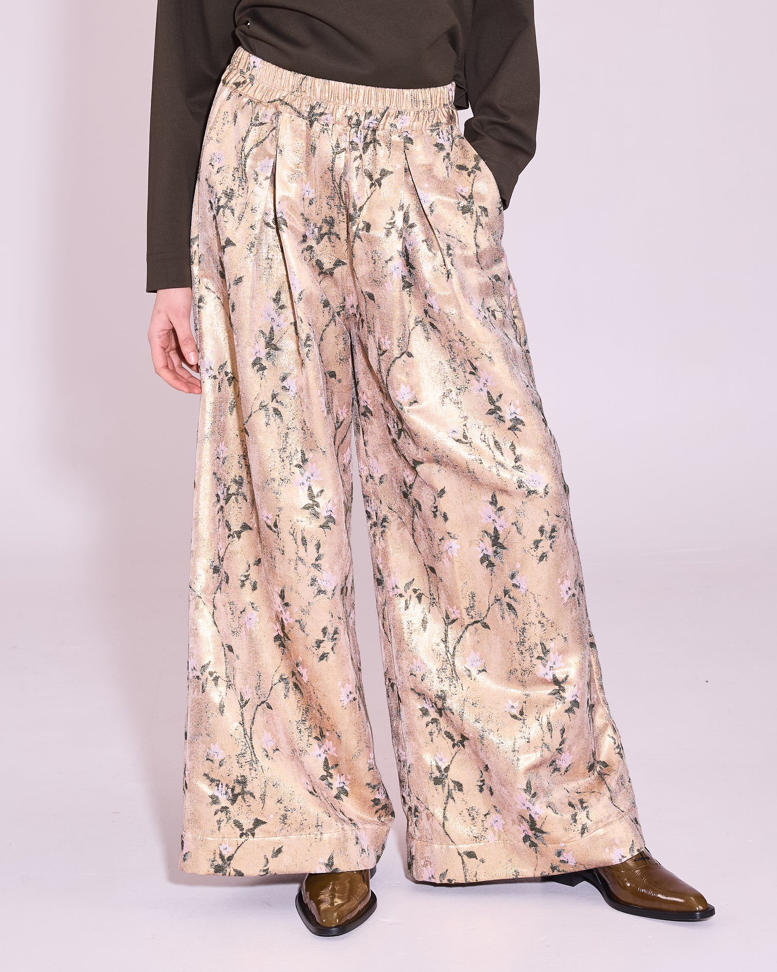Freddy trousers in gold floral jacquard