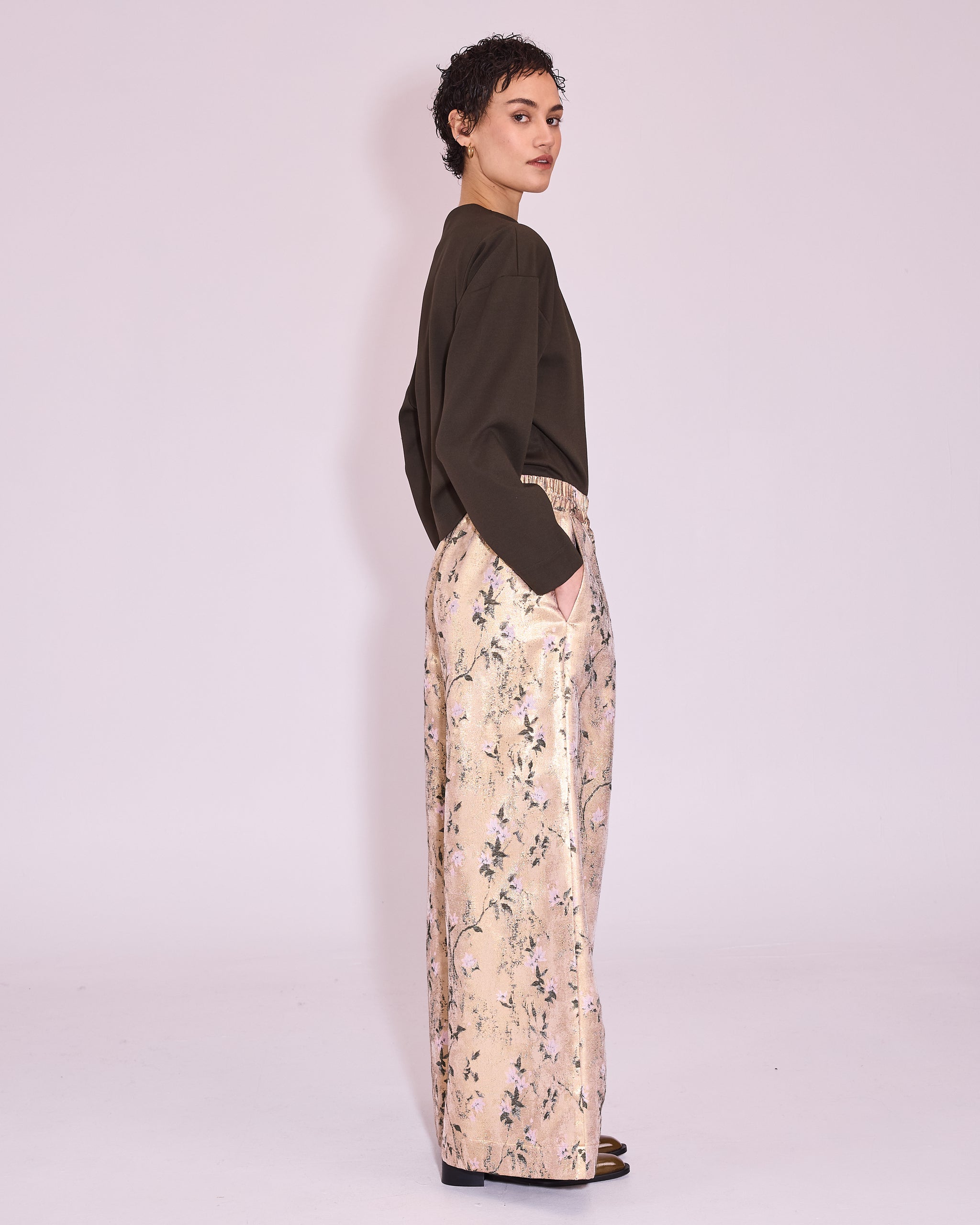 Freddy trousers in gold floral jacquard