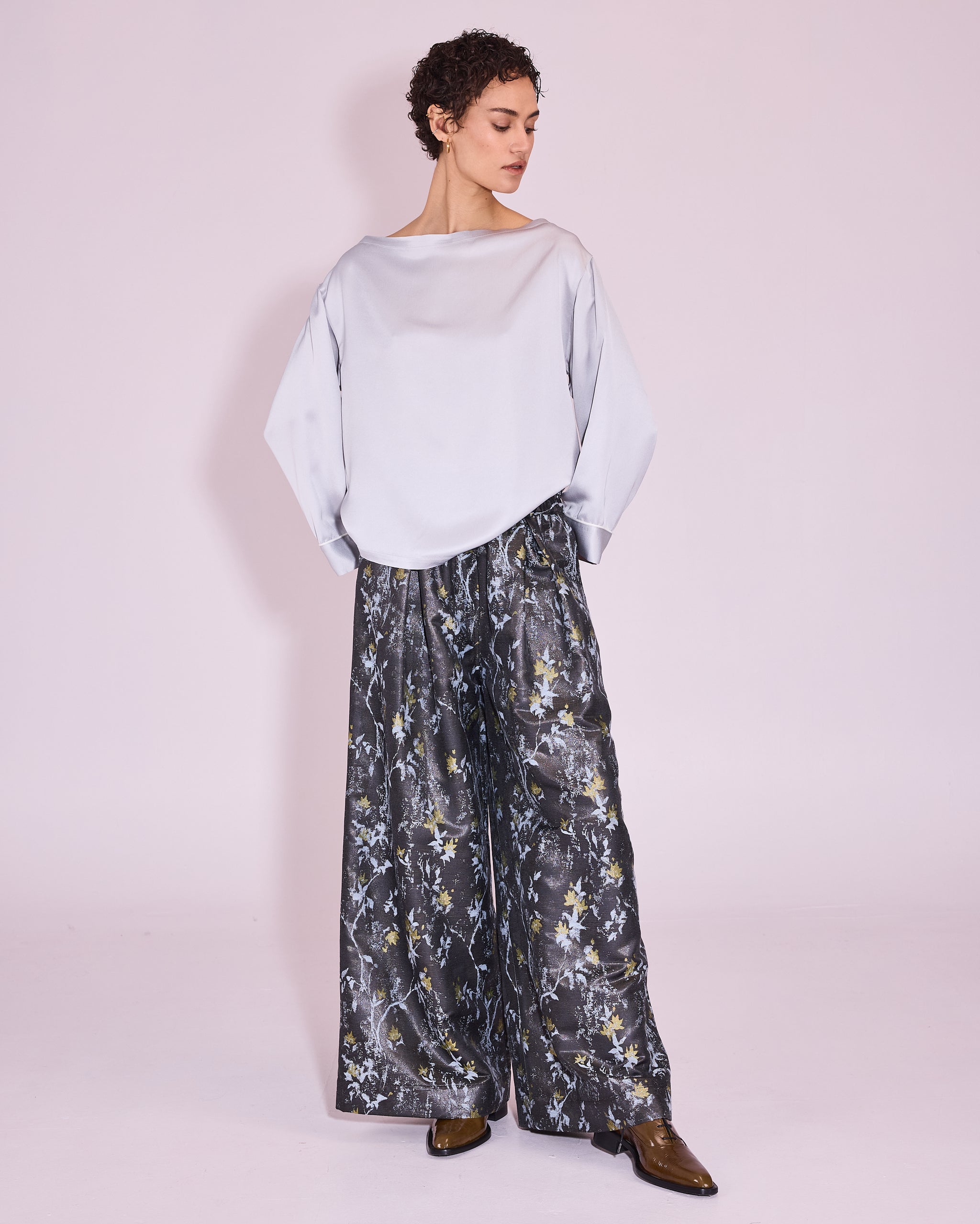 Freddy broek in anthracite floral jacquard