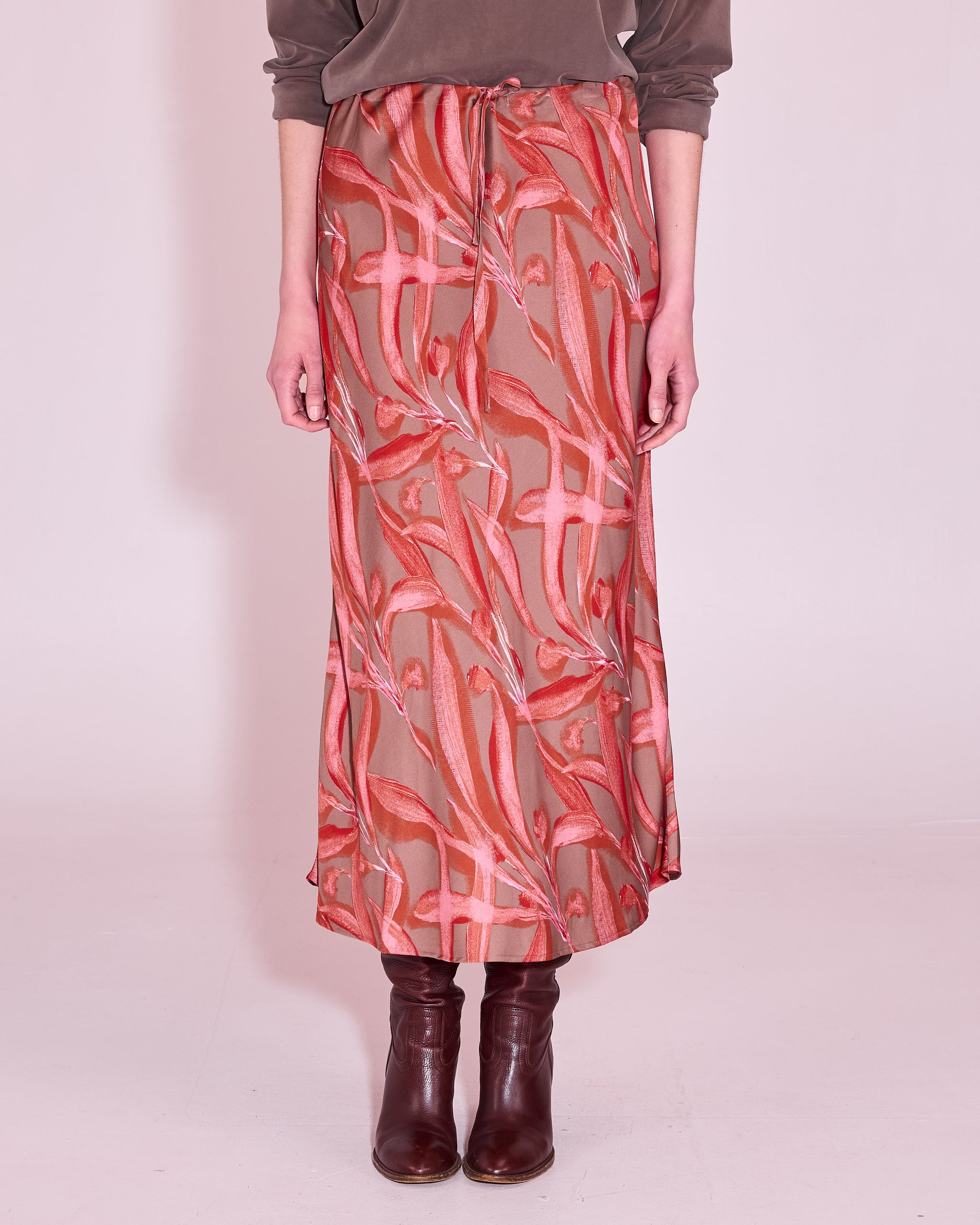 Hinda skirt in red leaves