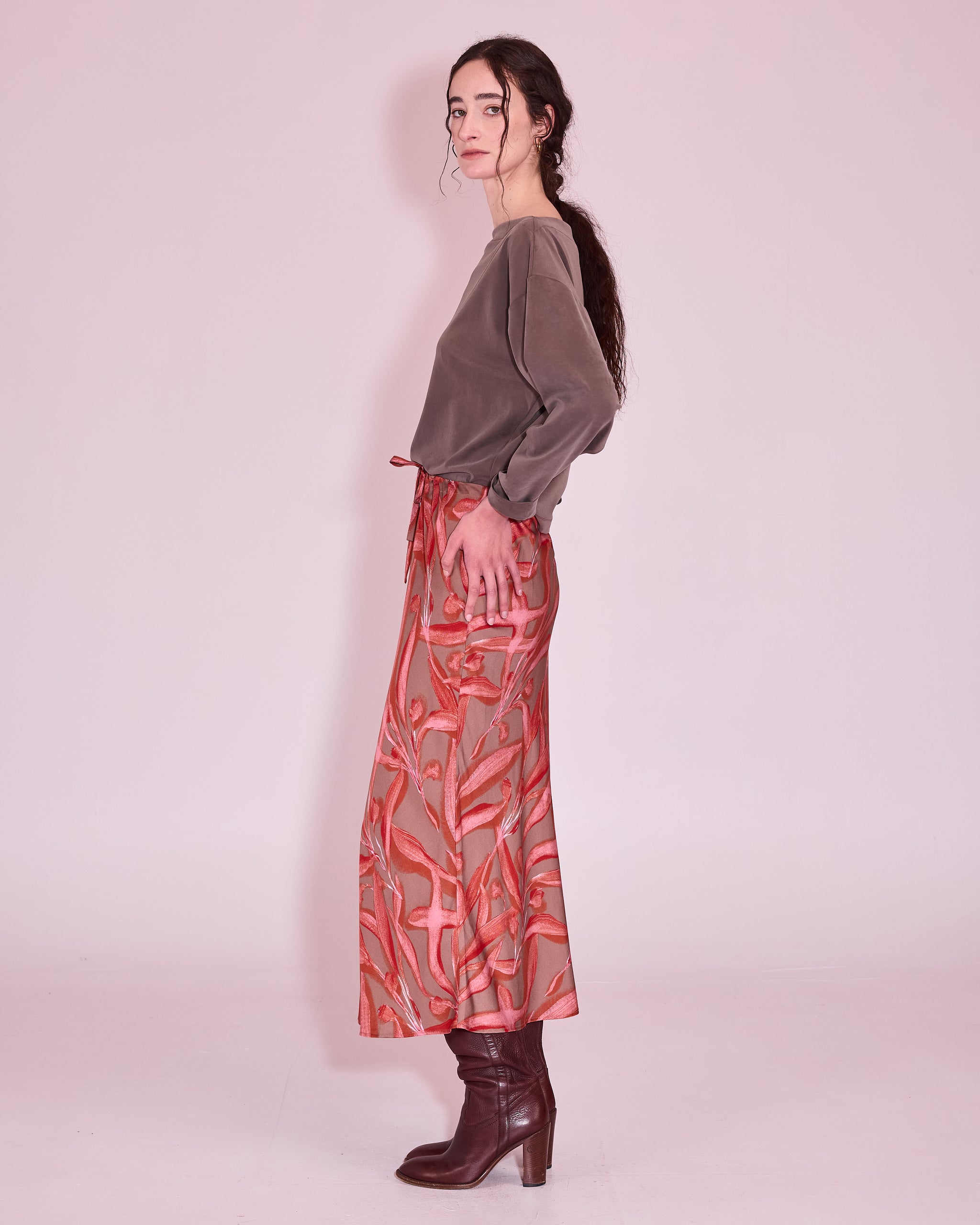Hinda skirt in red leaves