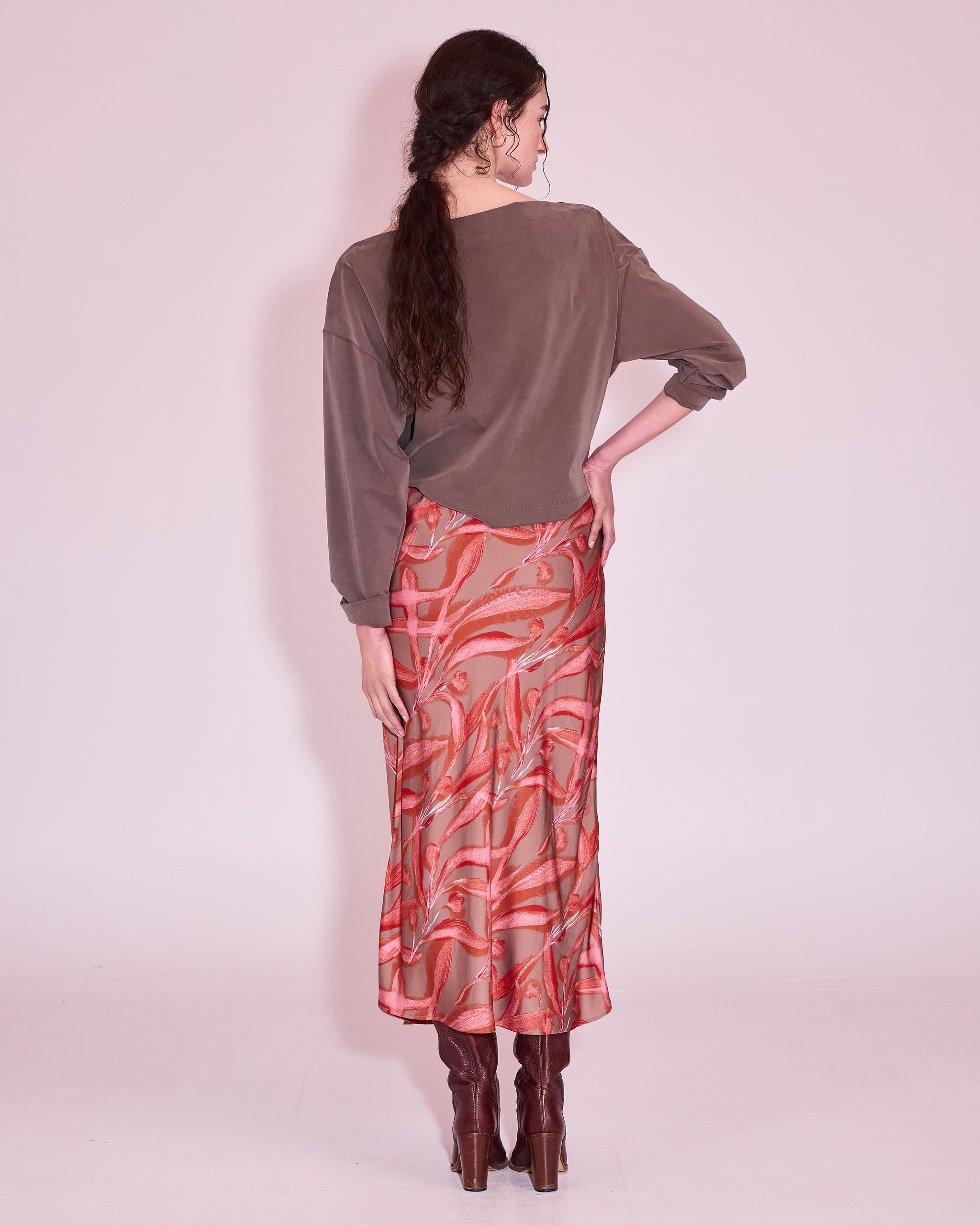 Hinda skirt in red leaves
