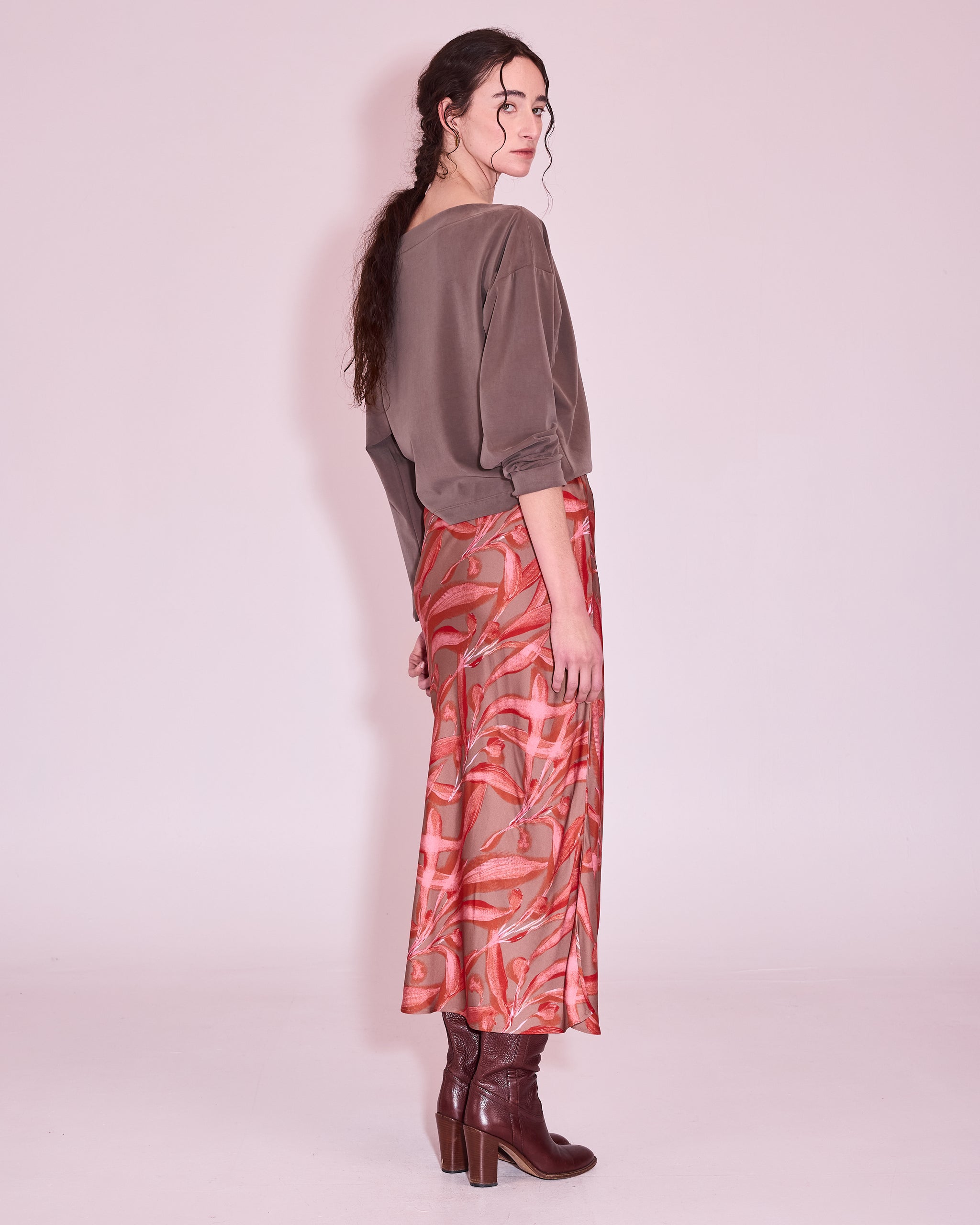 Hinda skirt in red leaves