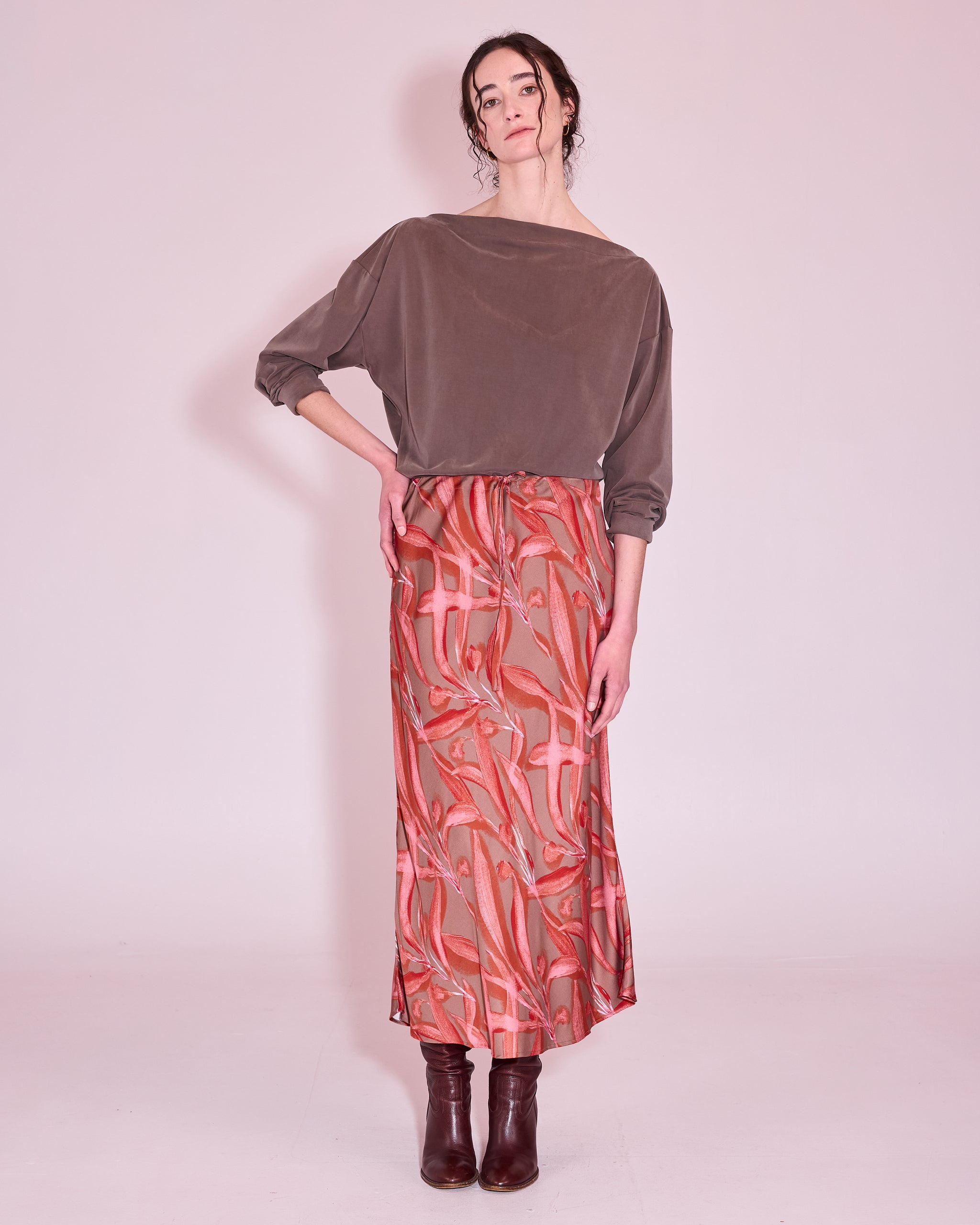 Hinda skirt in red leaves