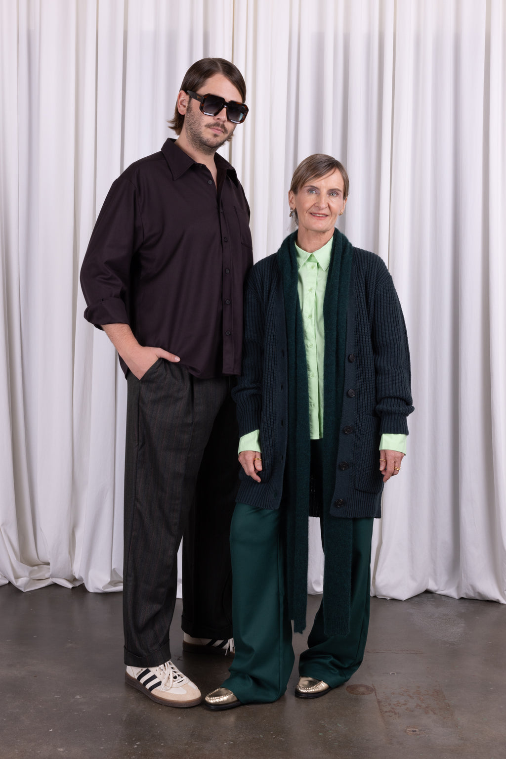 Willemstad – Lange Wollstrickjacke in Kieferngrün
