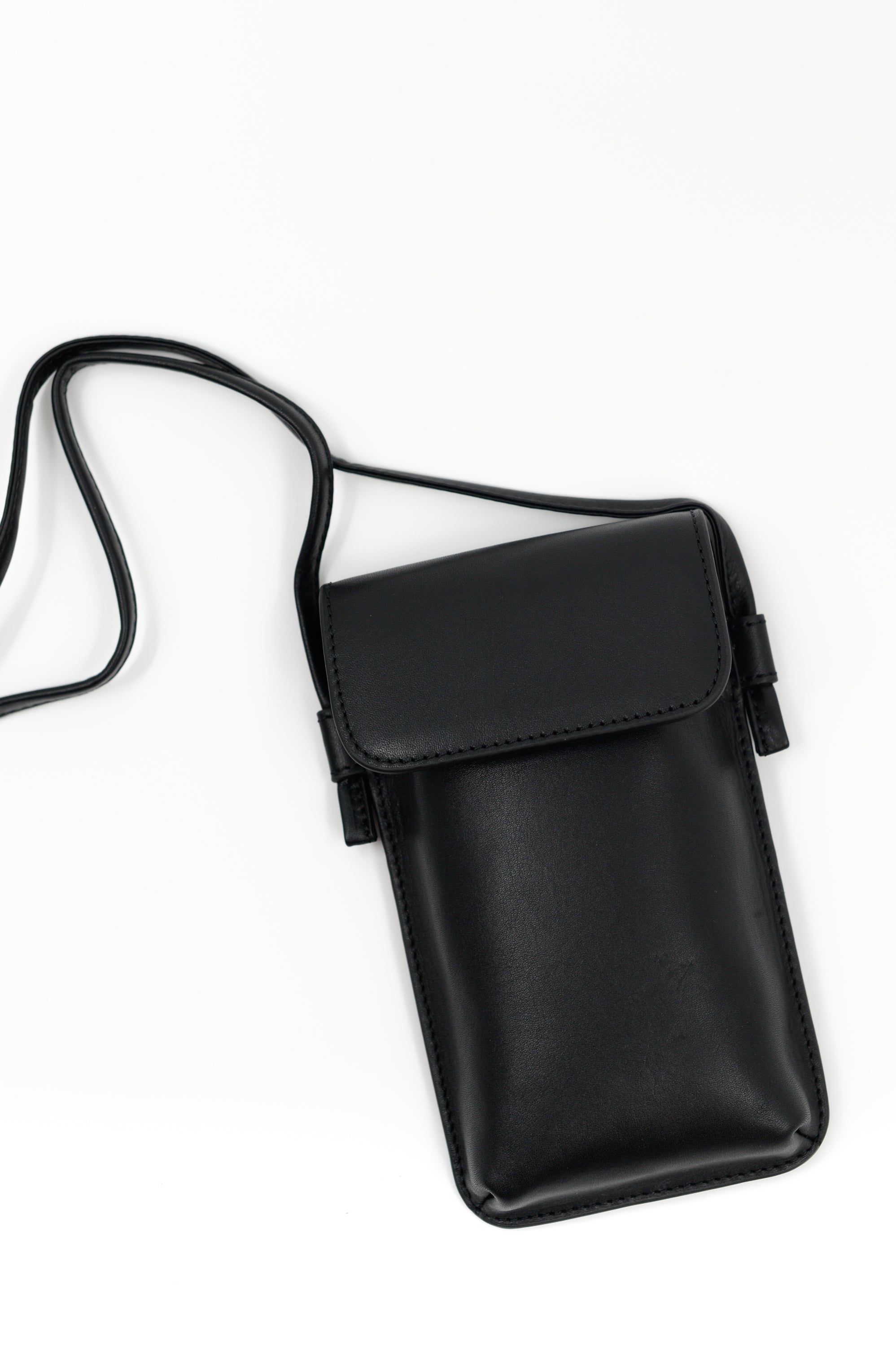 Smartphone-Tasche aus schwarzem Nappaleder