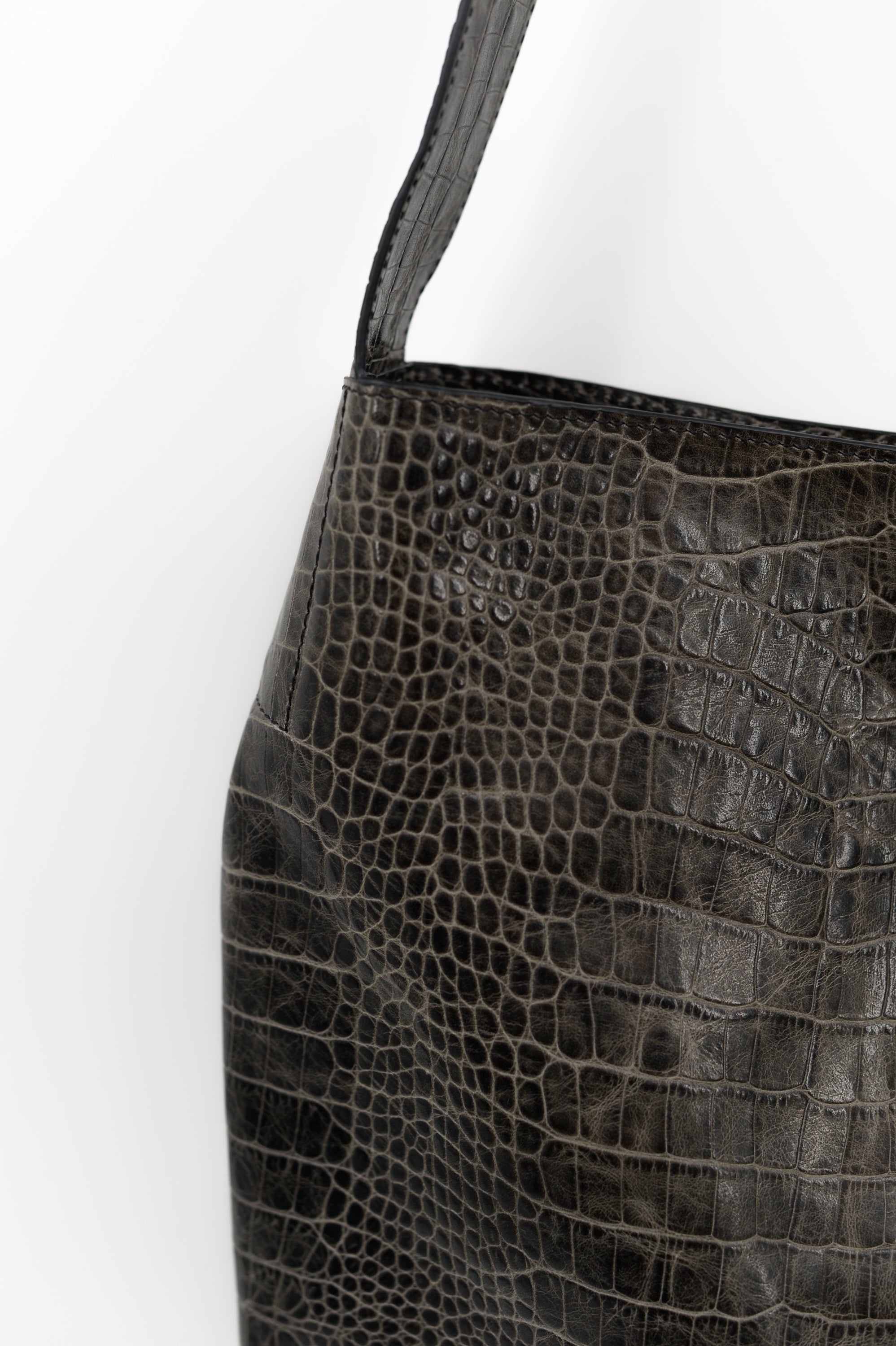 Big crossbody handtas in croco black olive