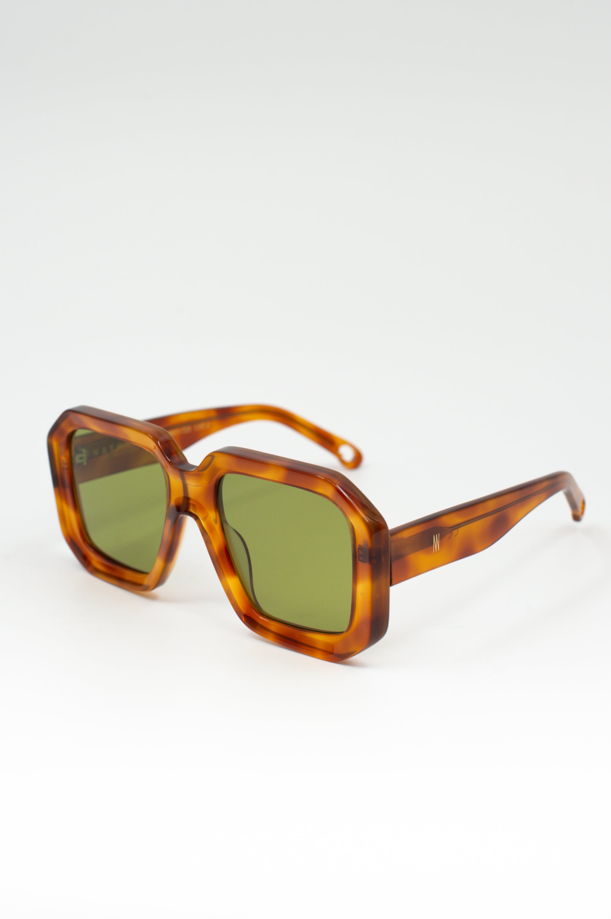 Onassis sunglasses in light tortoise /olive