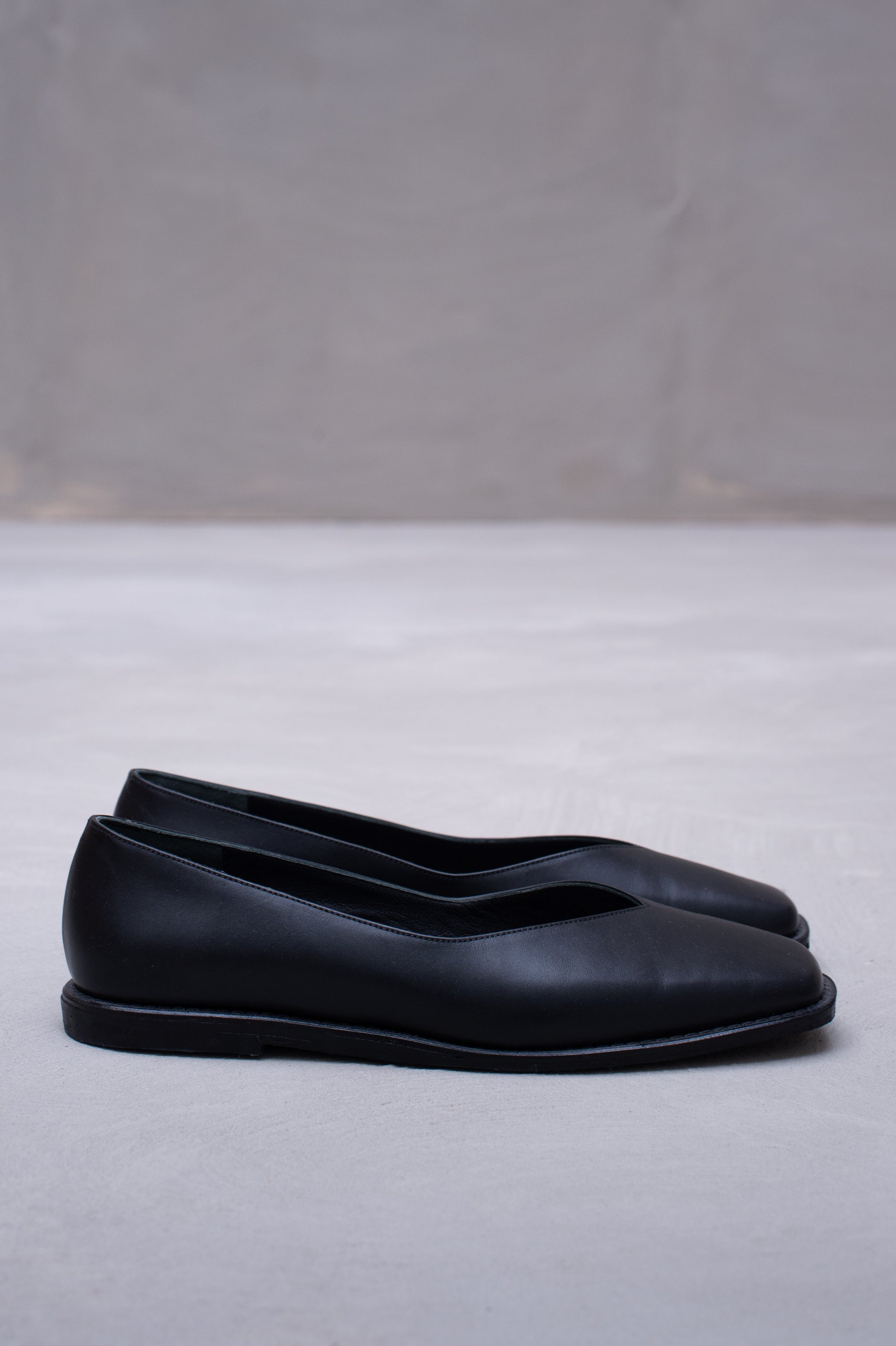 Faiza ballerina in black