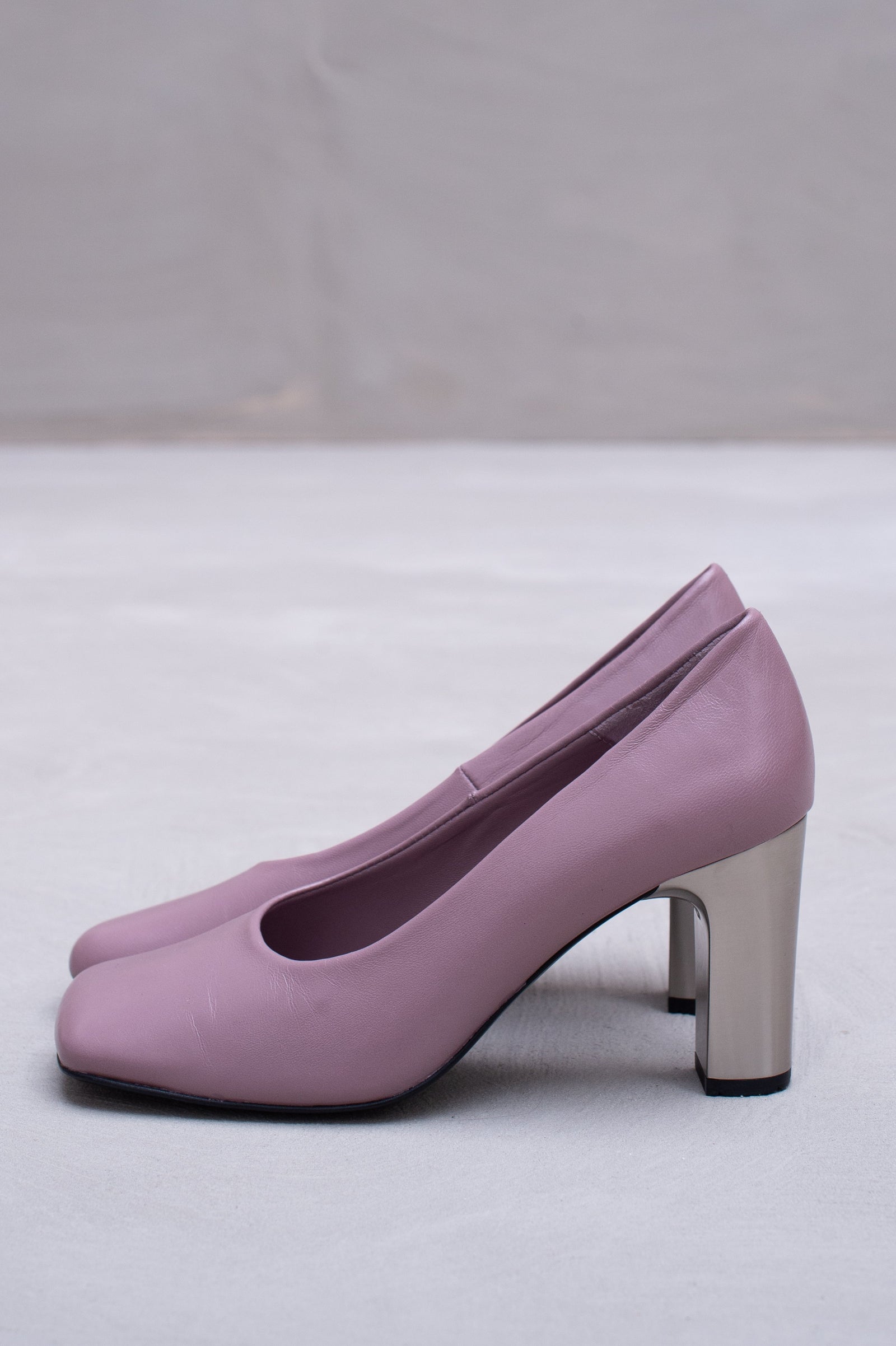 Flume pumps in mauve