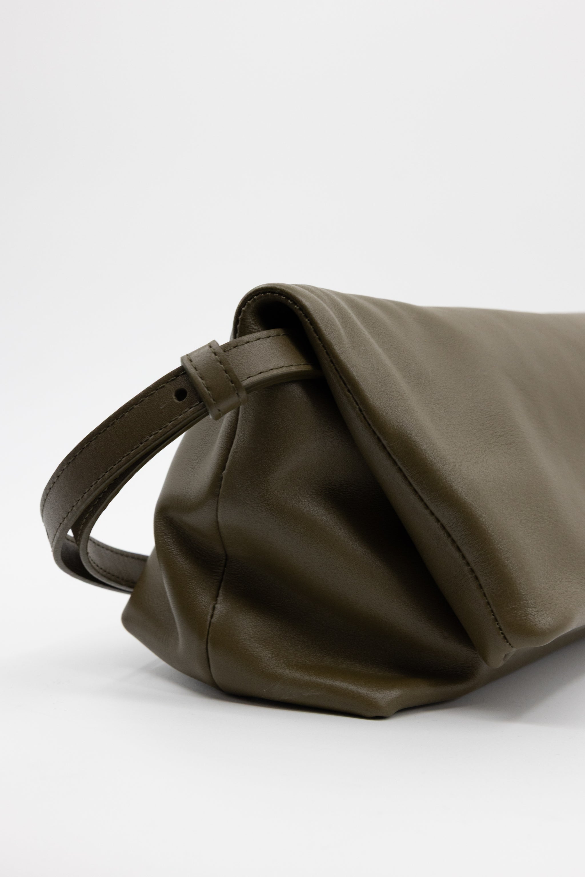Gennaro handbag in olive