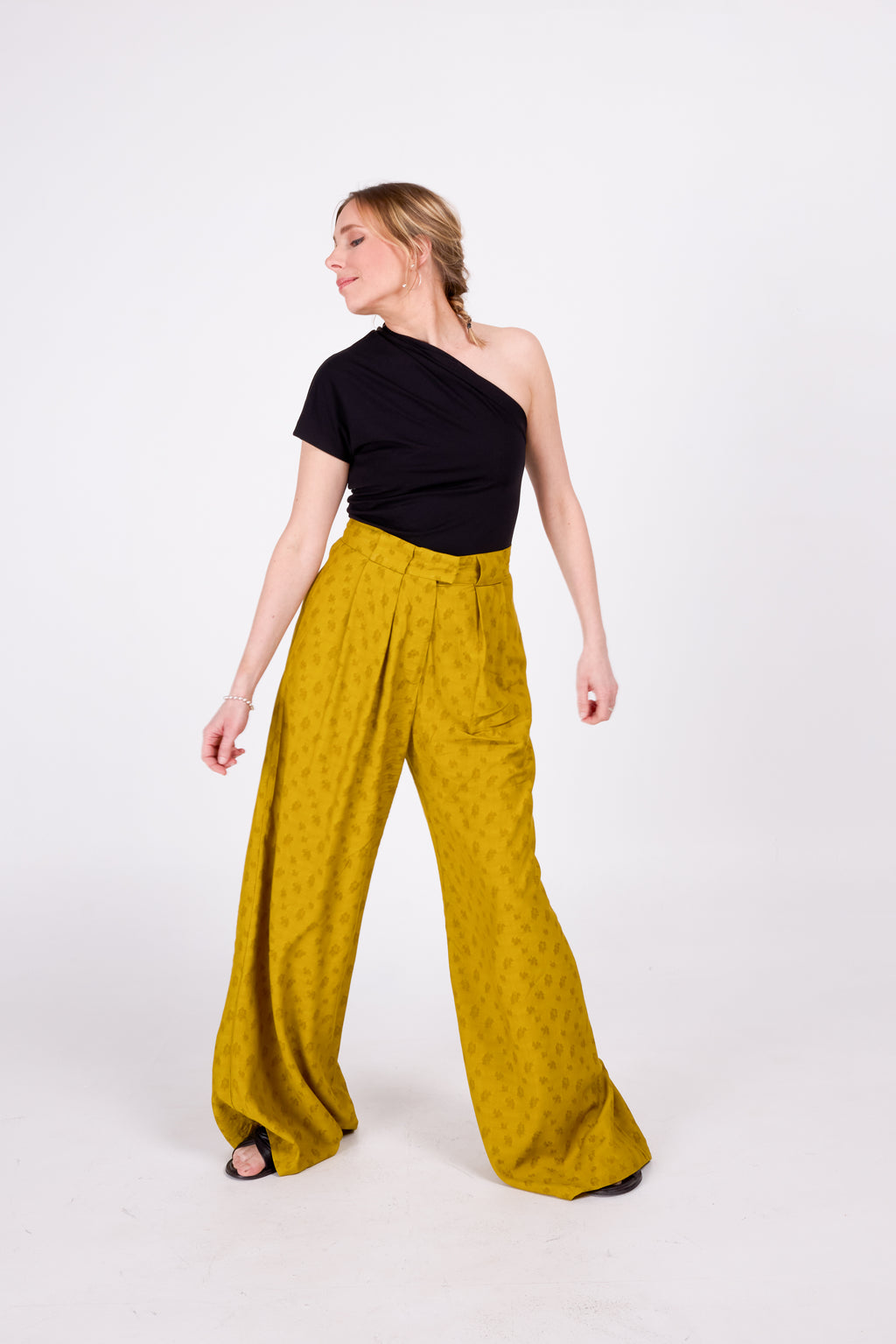 Denver black asymmetric top