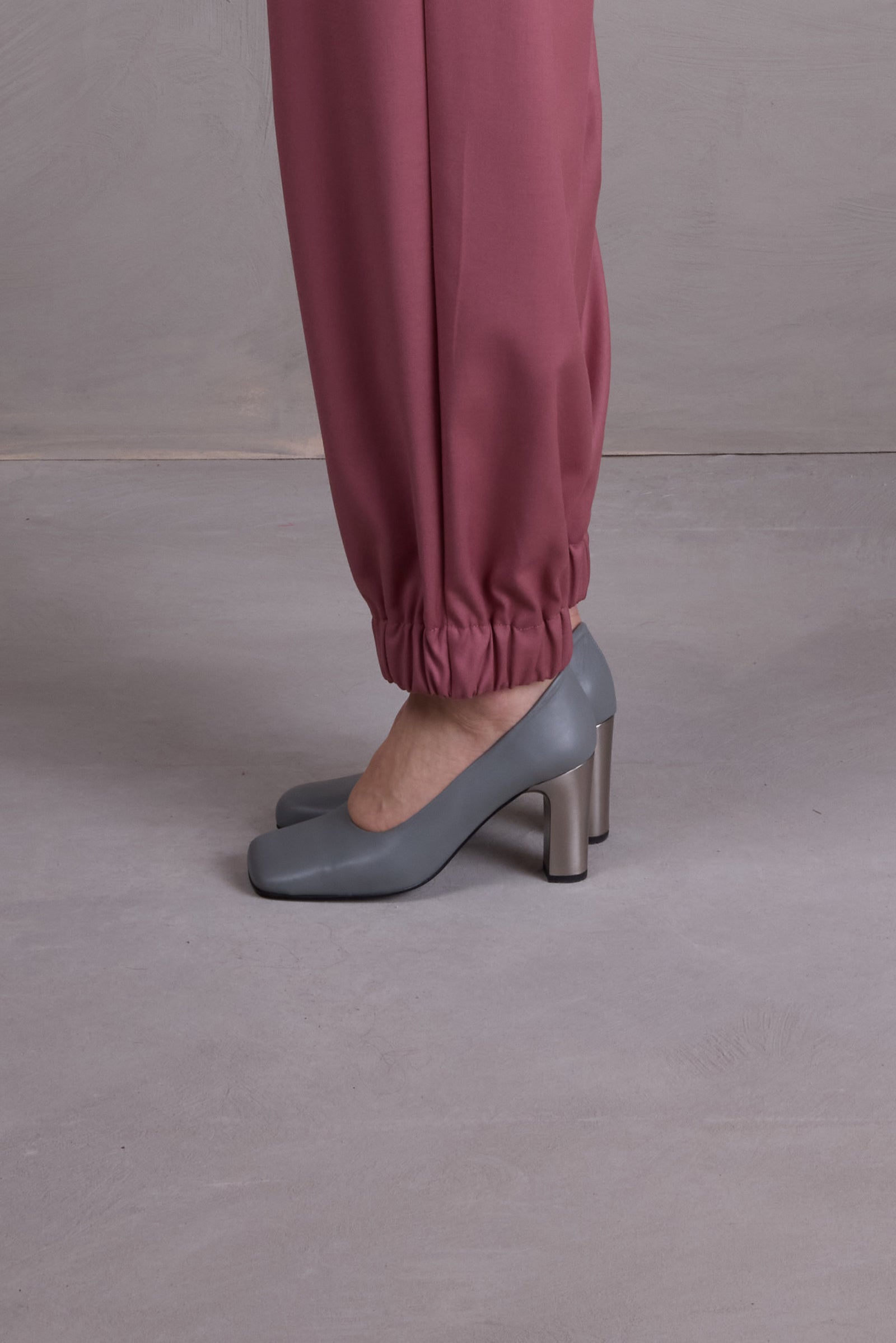 Flume pumps in shadow