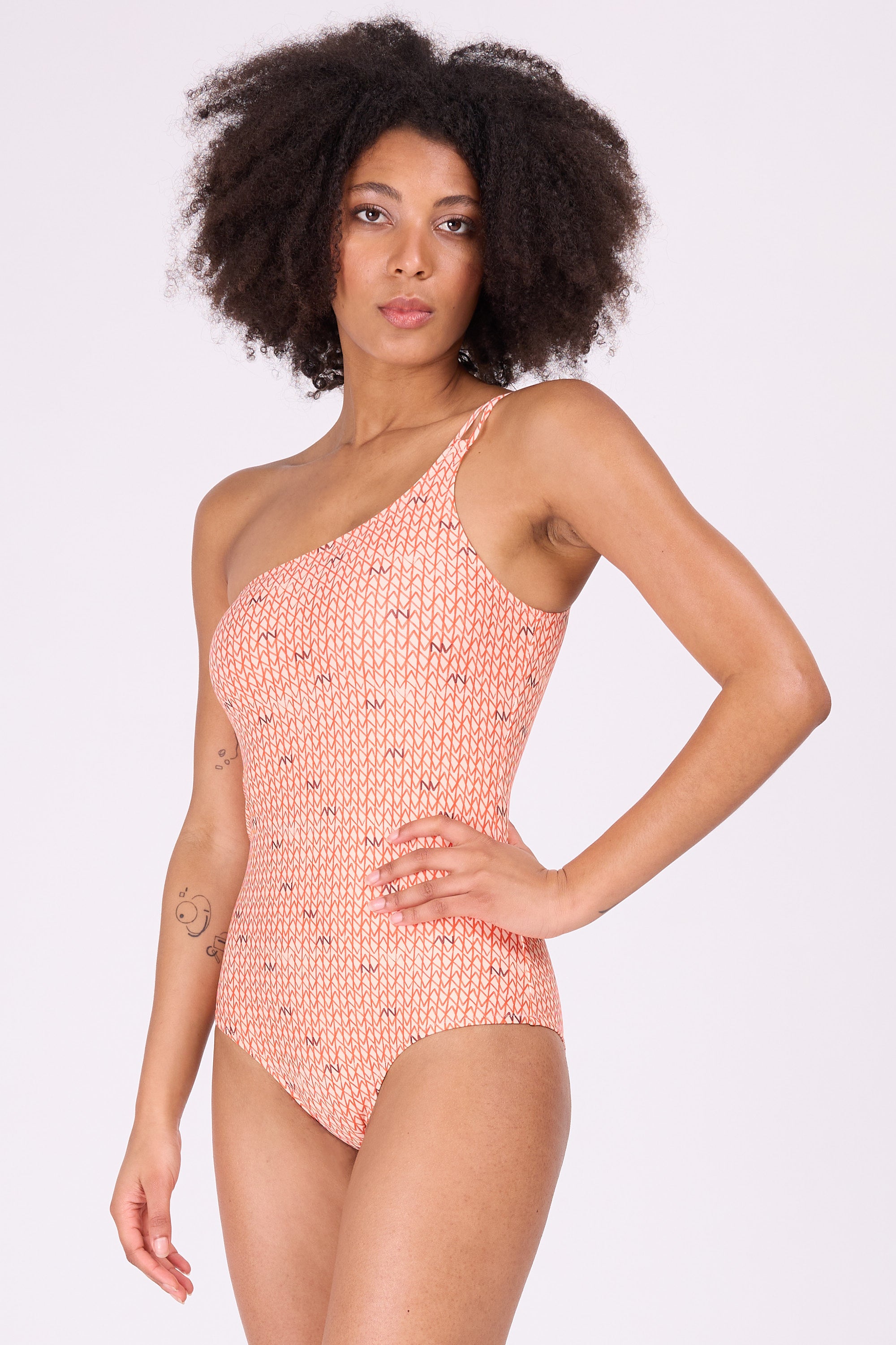 Oranger asymmetrischer Badeanzug