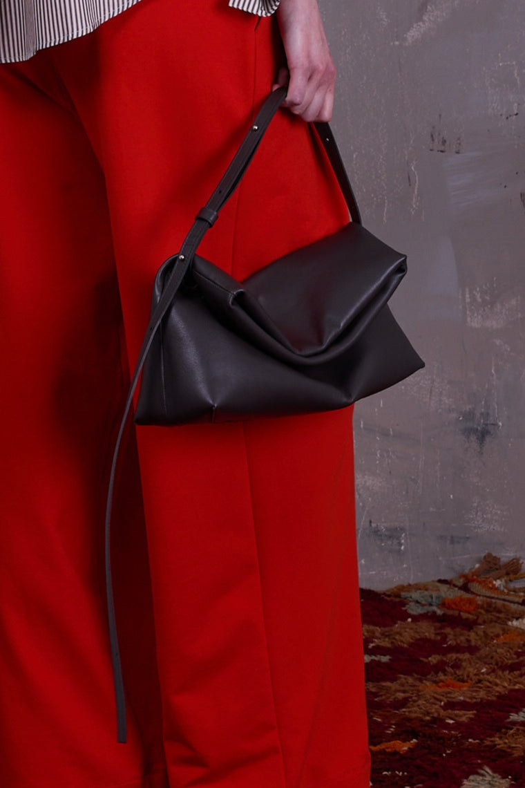 Gennaro handtas in nappa charcoal