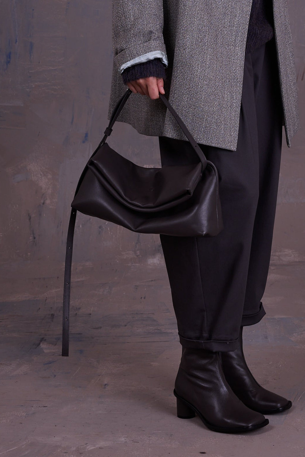 Gennaro handtas in nappa charcoal